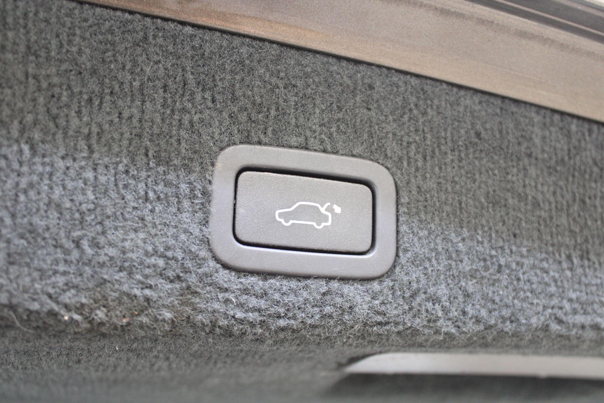 Volvo XC70 - Image 17