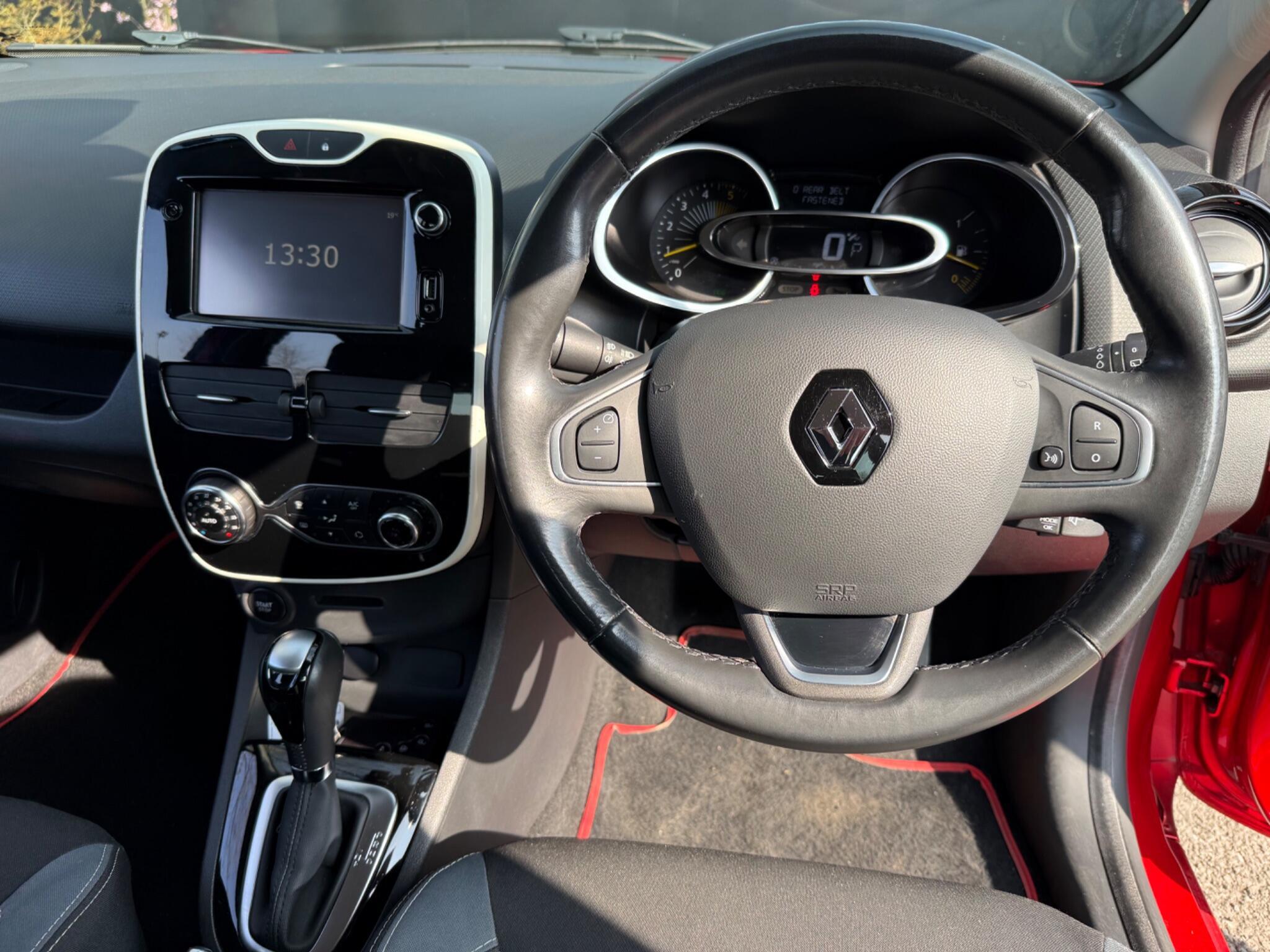 Renault Clio - Image 16