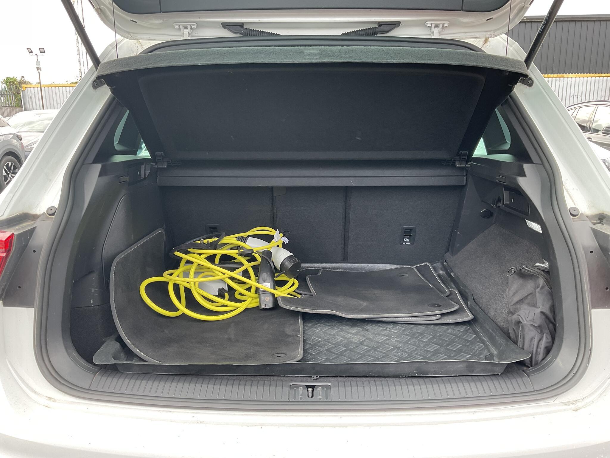 Volkswagen Tiguan - Image 16