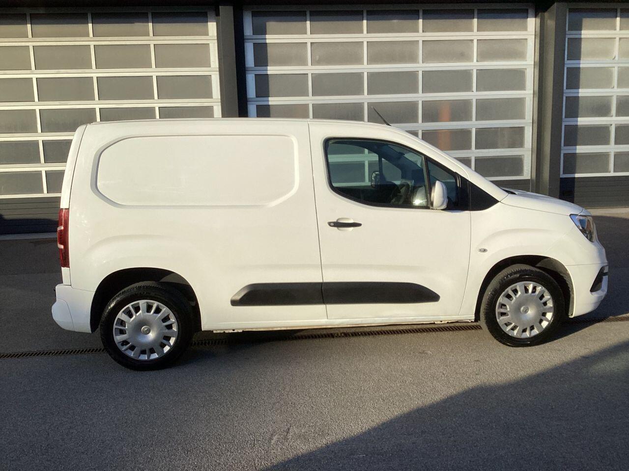 Vauxhall Combo - Image 8