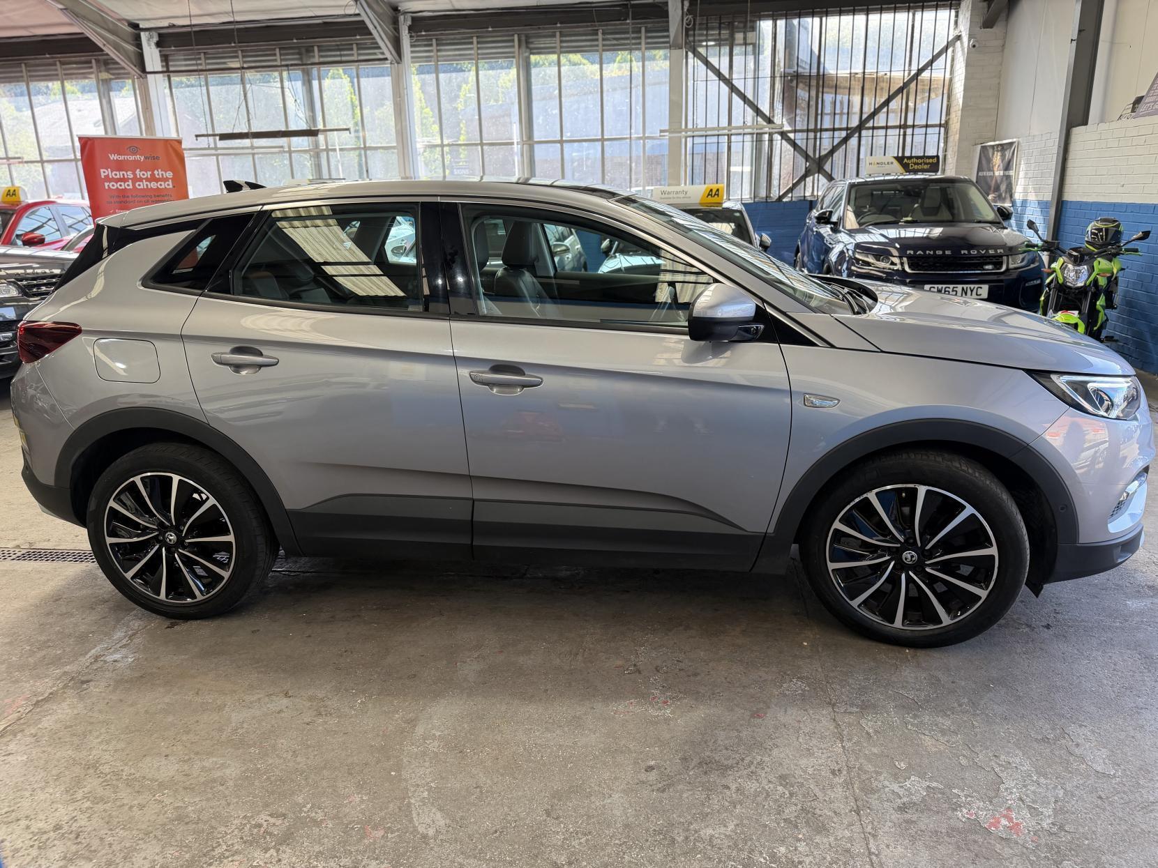 Vauxhall Grandland X - Image 13