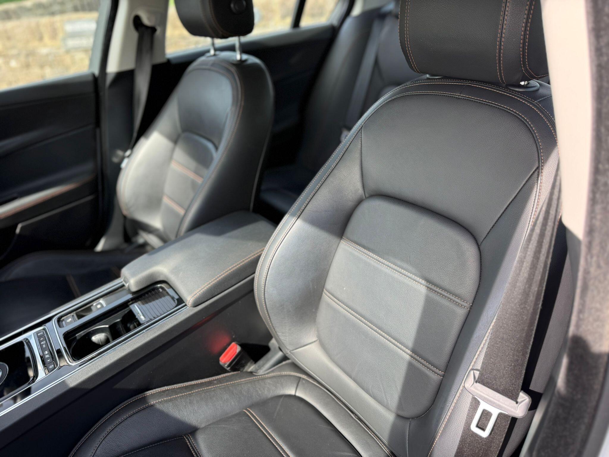 Jaguar XE - Image 45