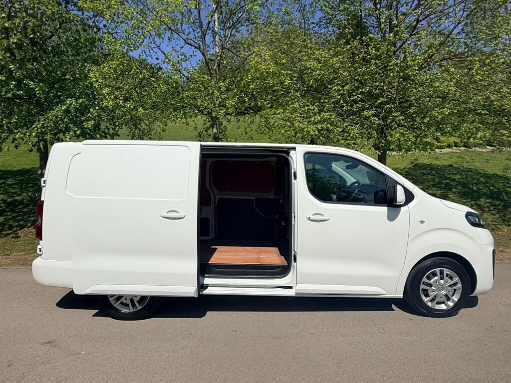 Vauxhall Vivaro - Image 5