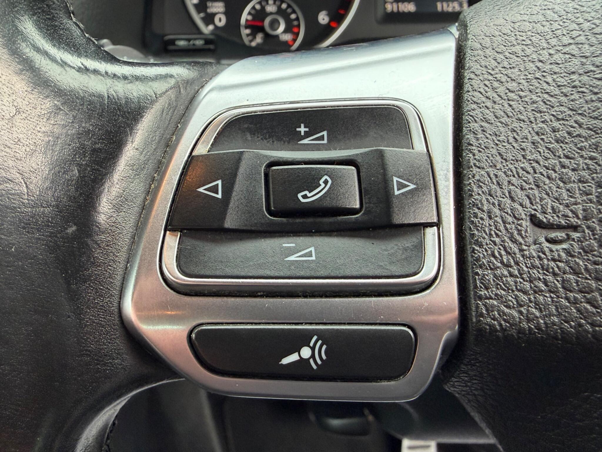 Volkswagen Tiguan - Image 26