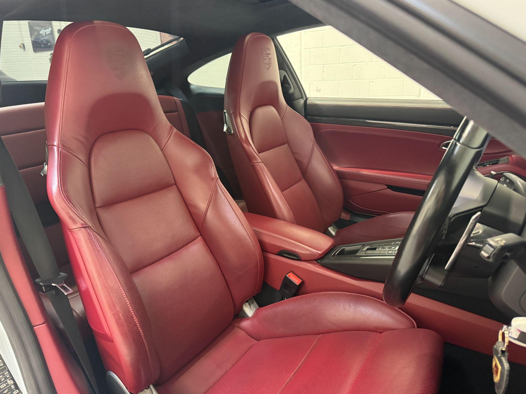 Porsche 911 - Image 18