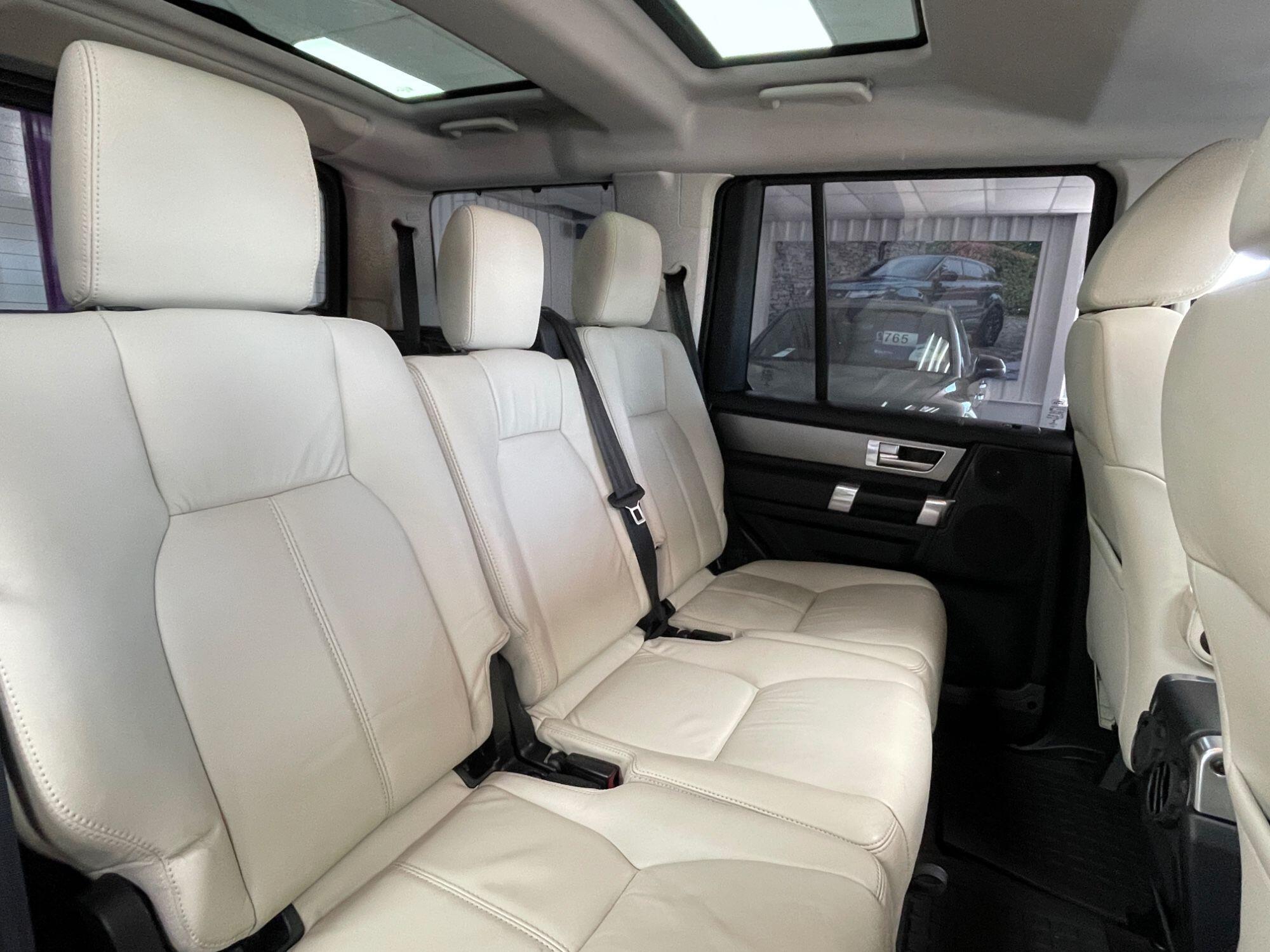 Land Rover DISCOVERY 4 - Image 30