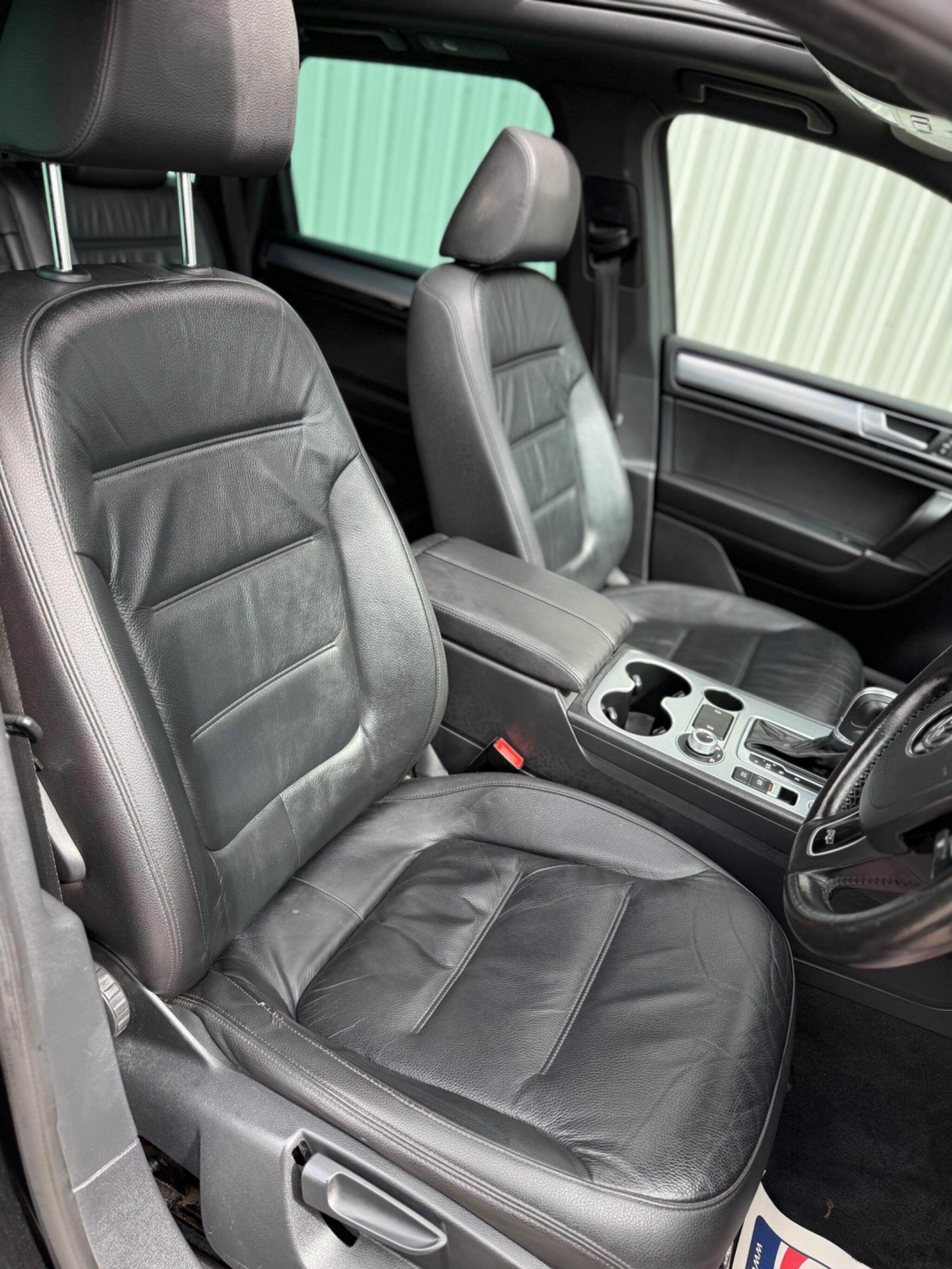 Volkswagen Touareg - Image 24