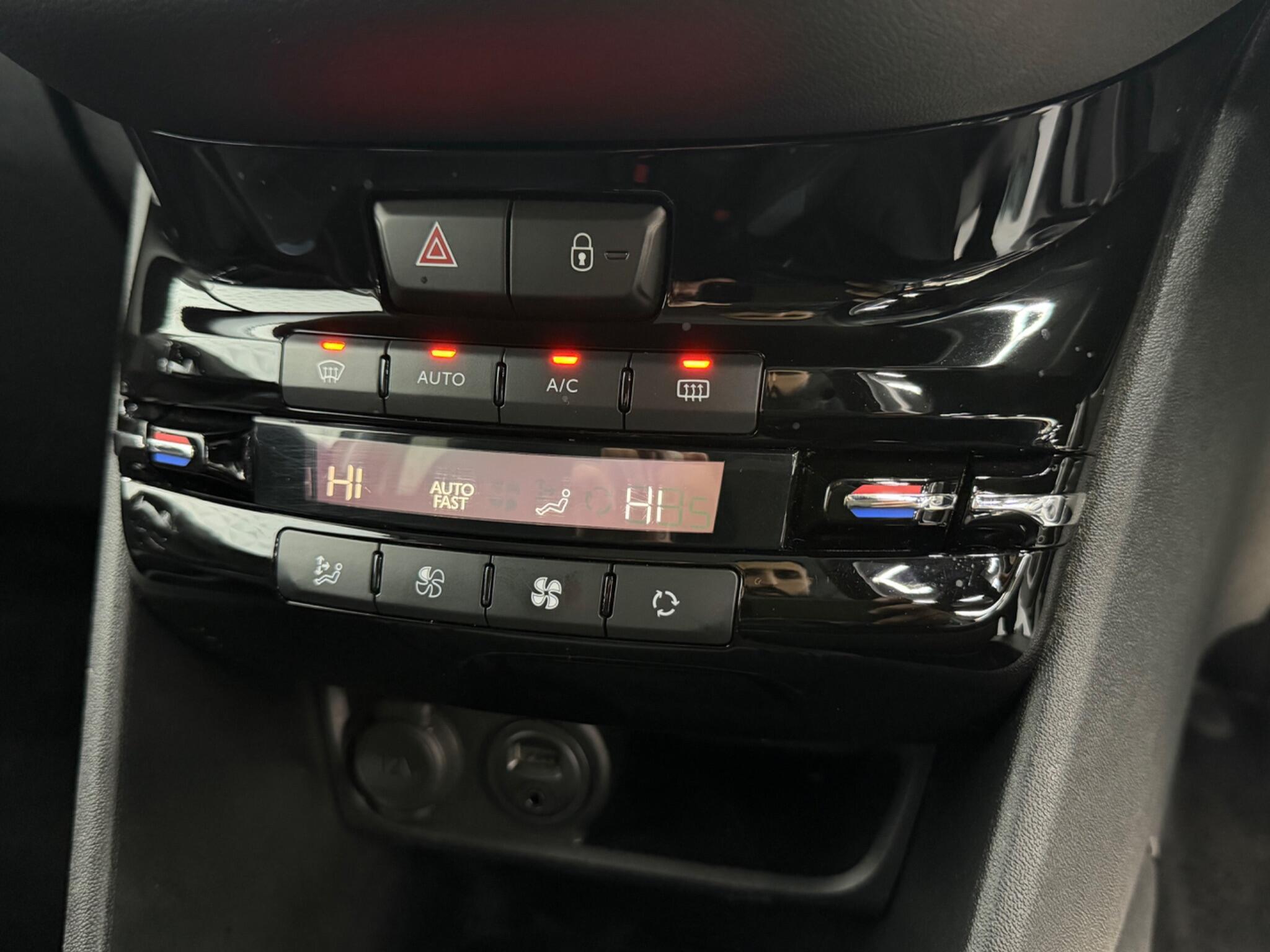 Peugeot 208 - Image 15