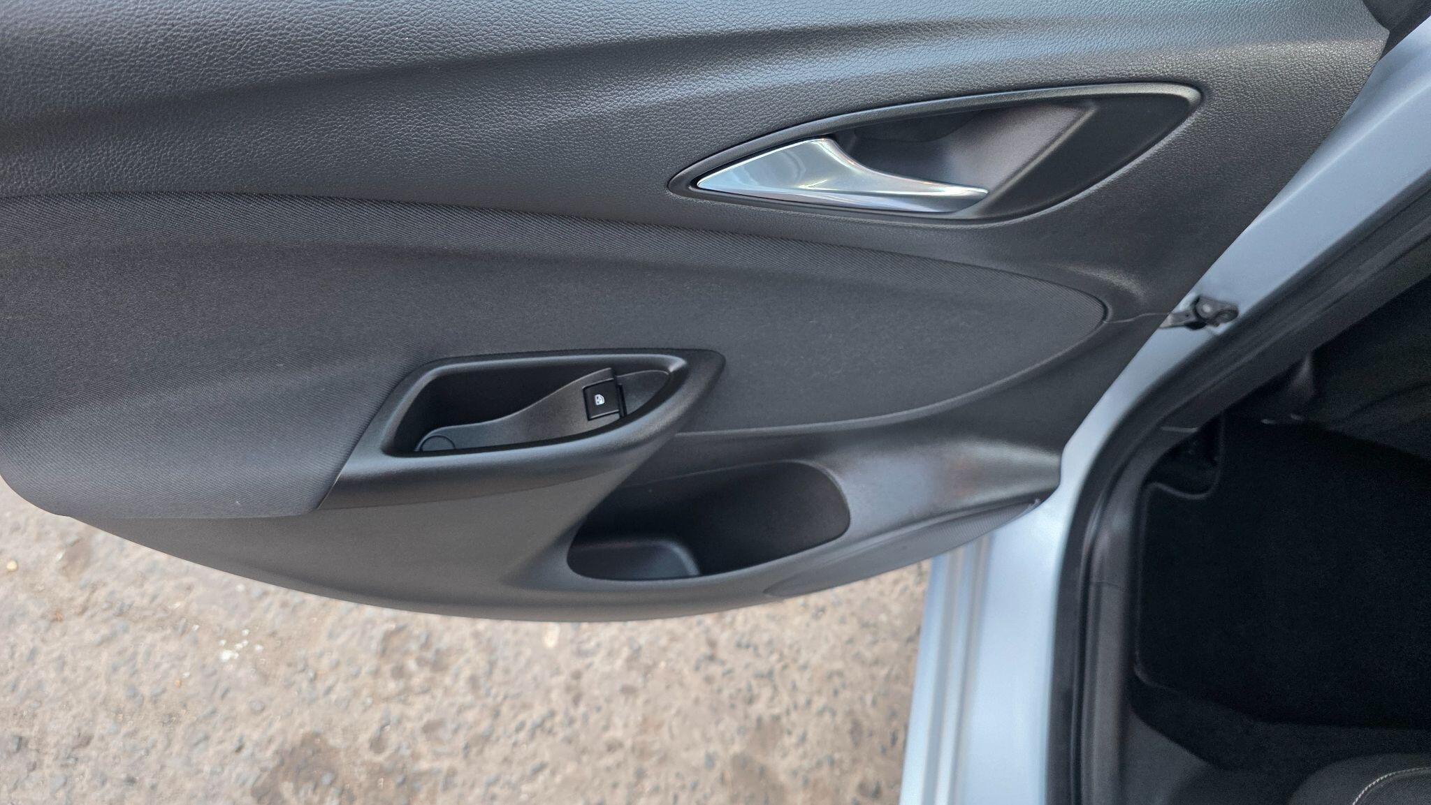 Vauxhall Astra - Image 33