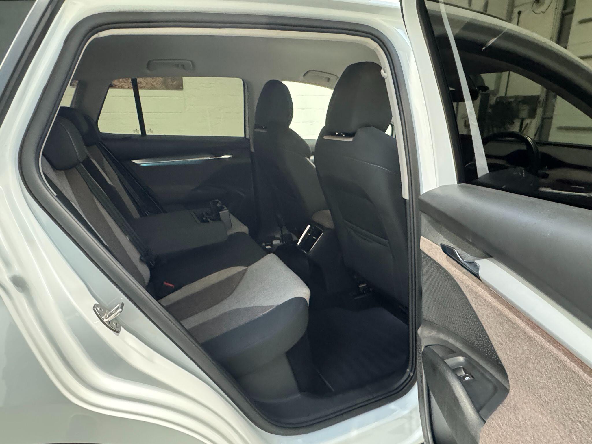 Skoda Enyaq - Image 25