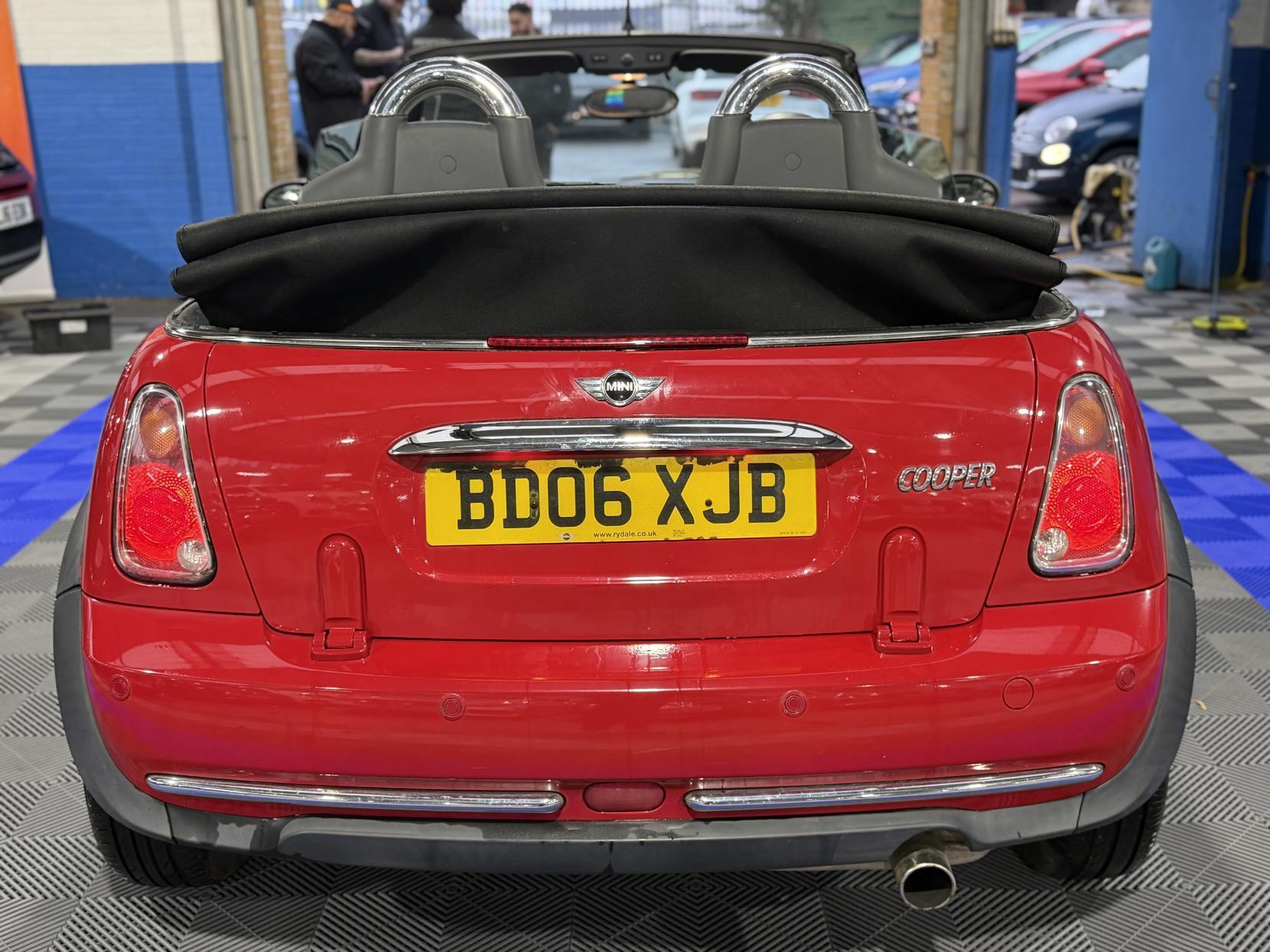 MINI Convertible - Image 8
