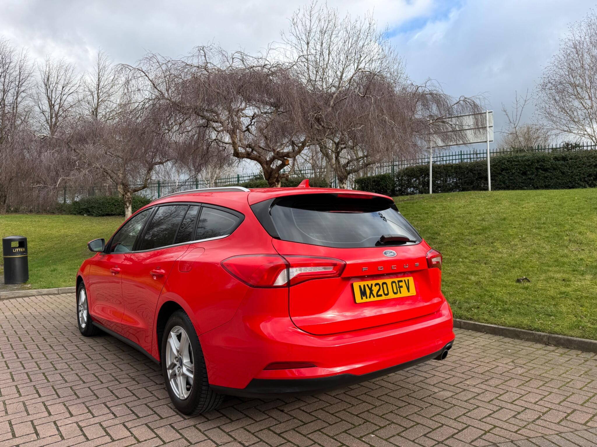 Ford Focus - Image 21