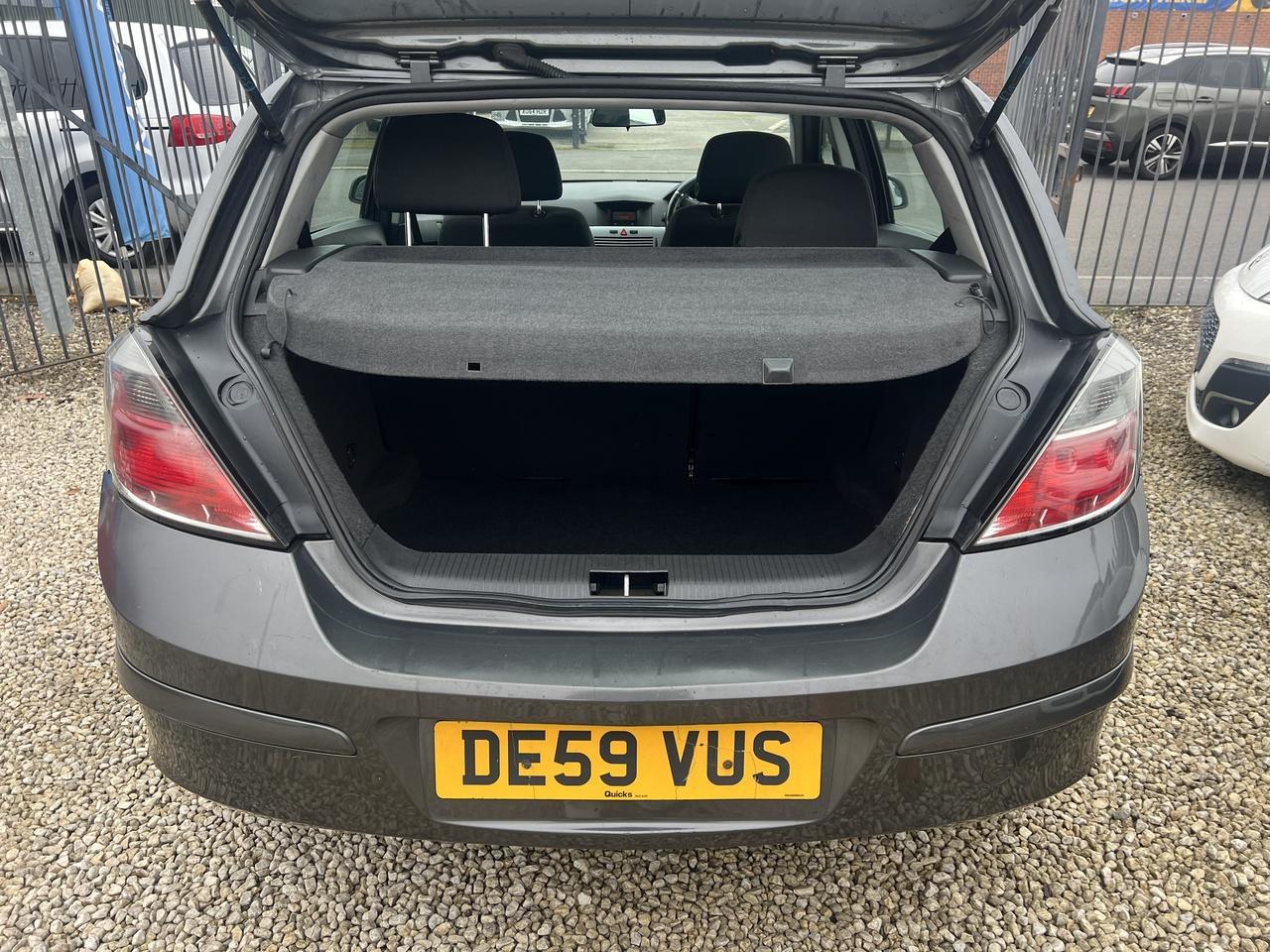 Vauxhall Astra - Image 8