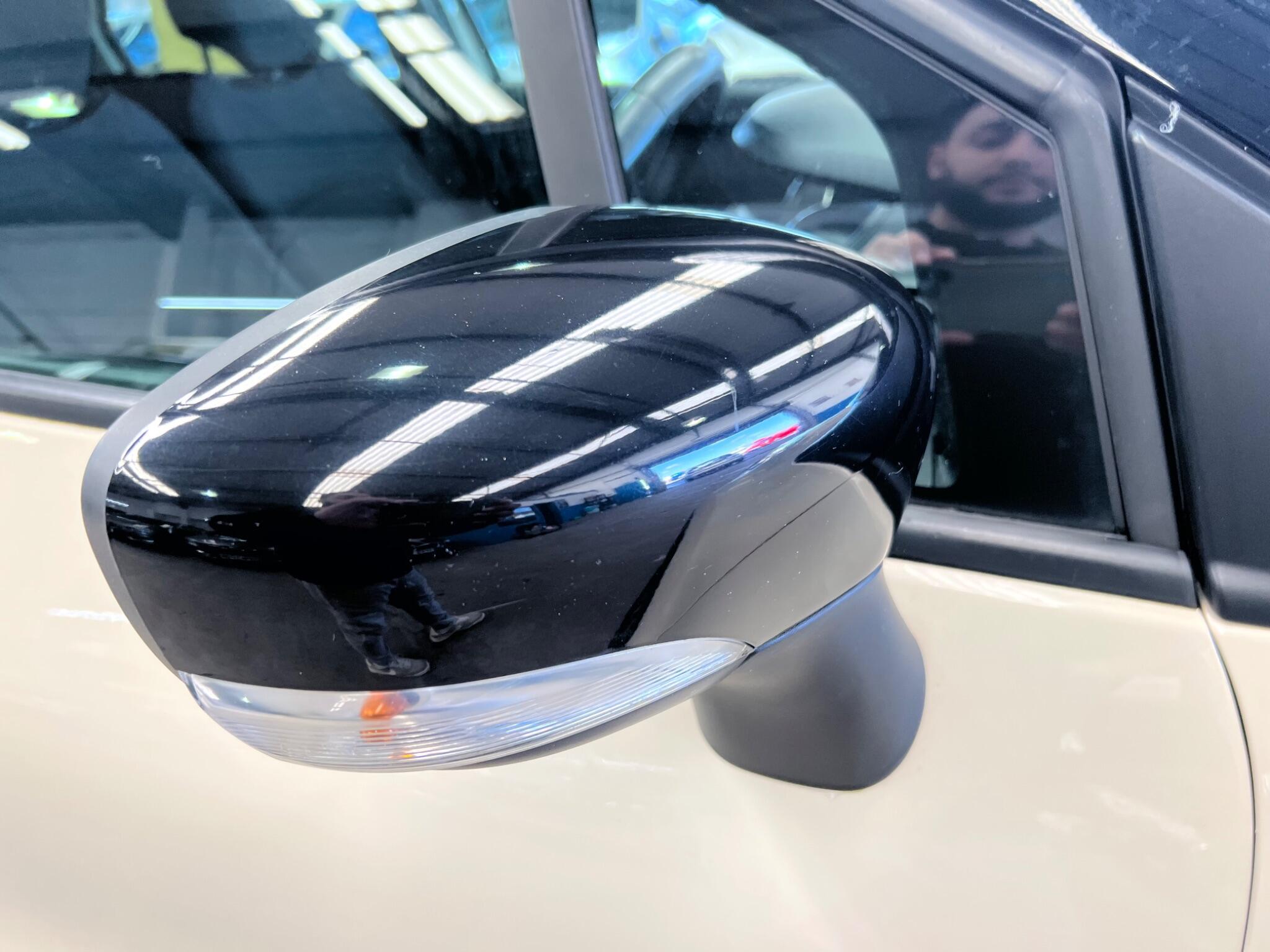 Renault Captur - Image 32