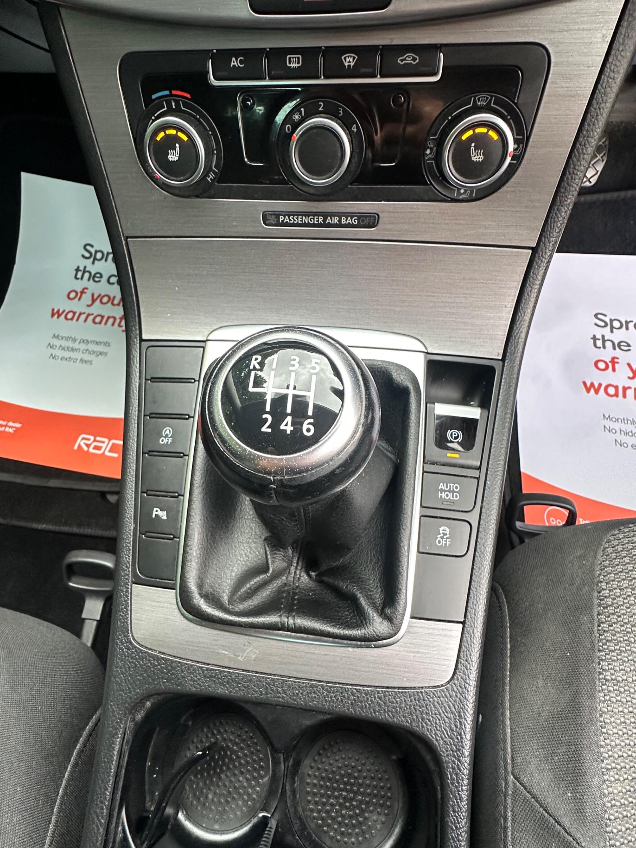 Volkswagen Passat - Image 20