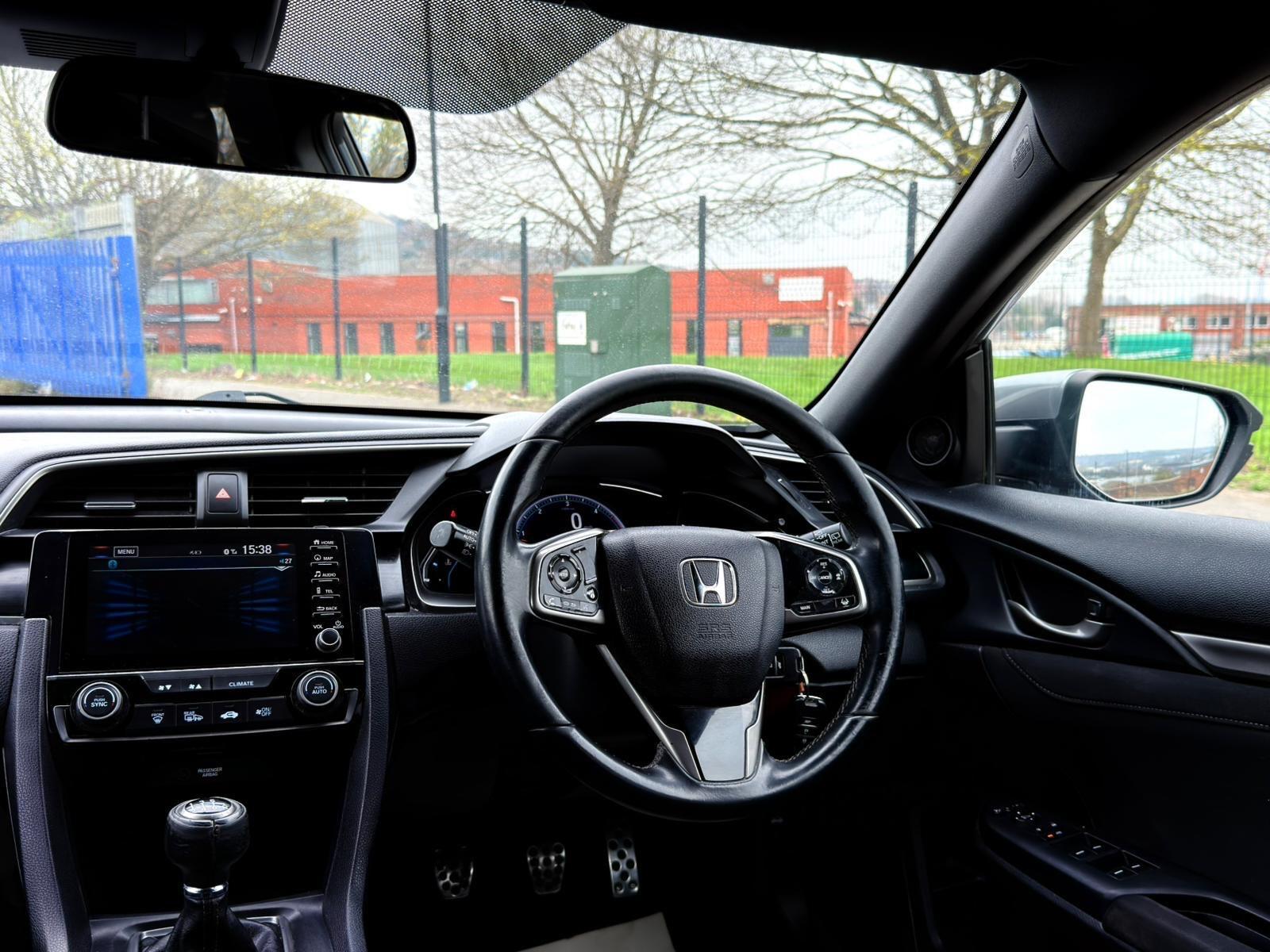 Honda Civic - Image 17