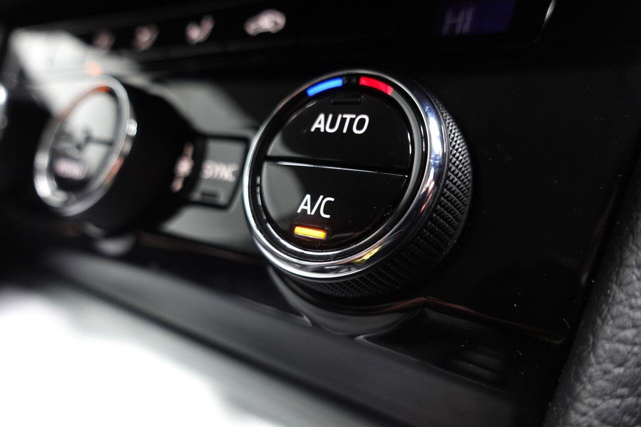 Skoda Superb - Image 45