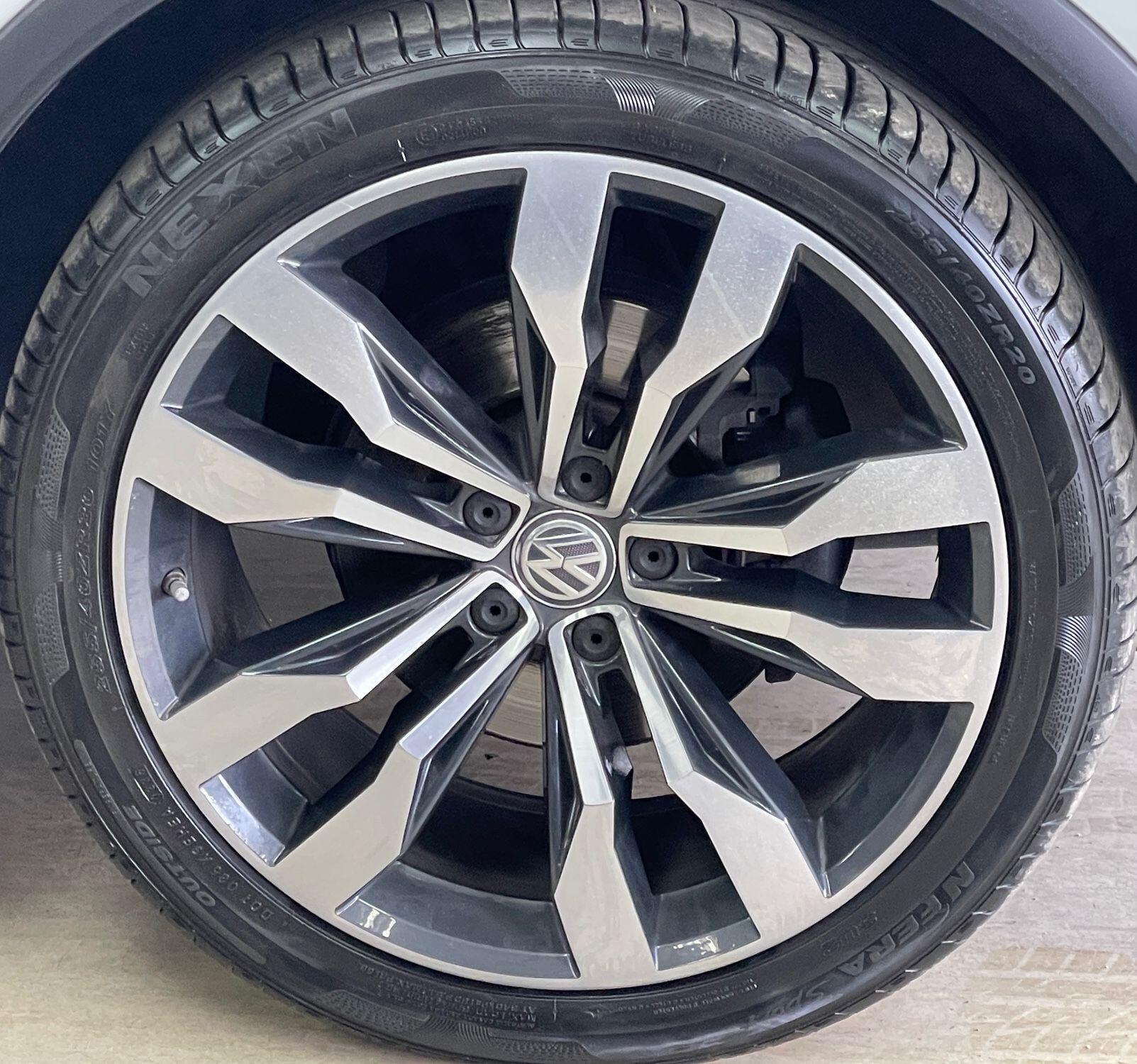 Volkswagen Tiguan - Image 15