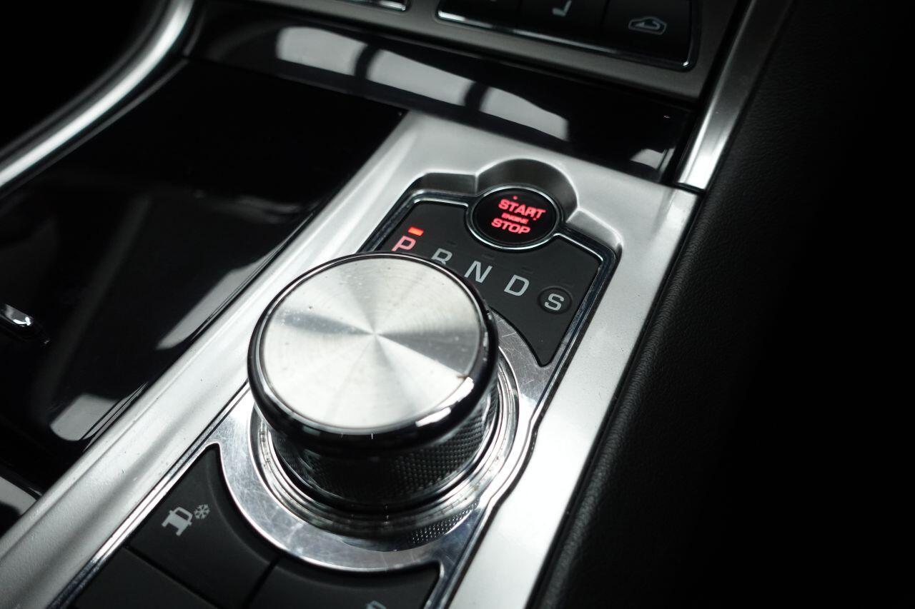 Jaguar XF - Image 45