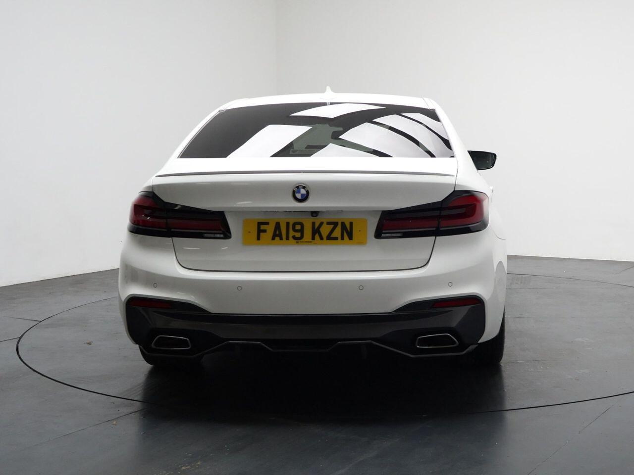 BMW 5 Series - Image 11