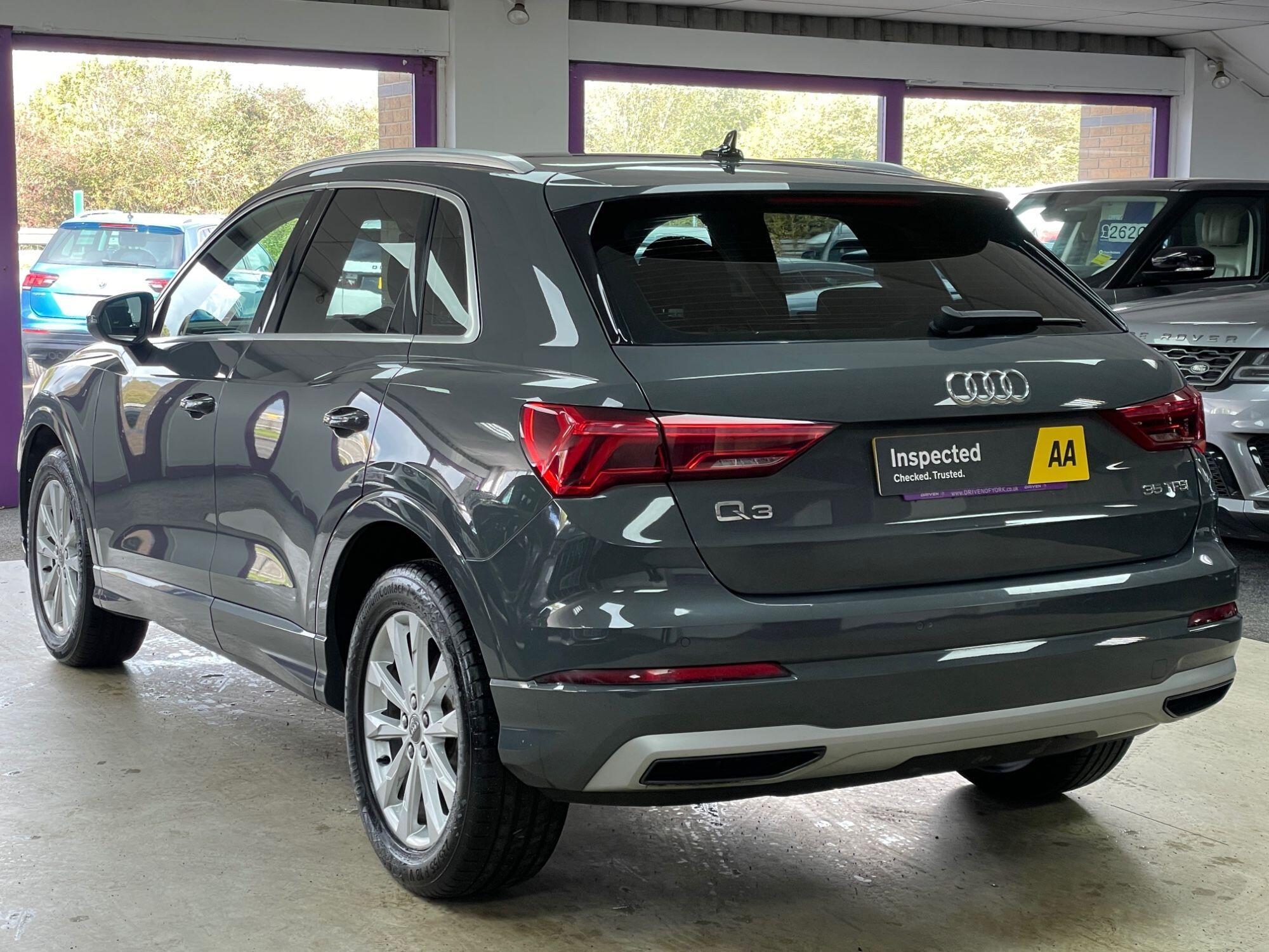 Audi Q3 - Image 8