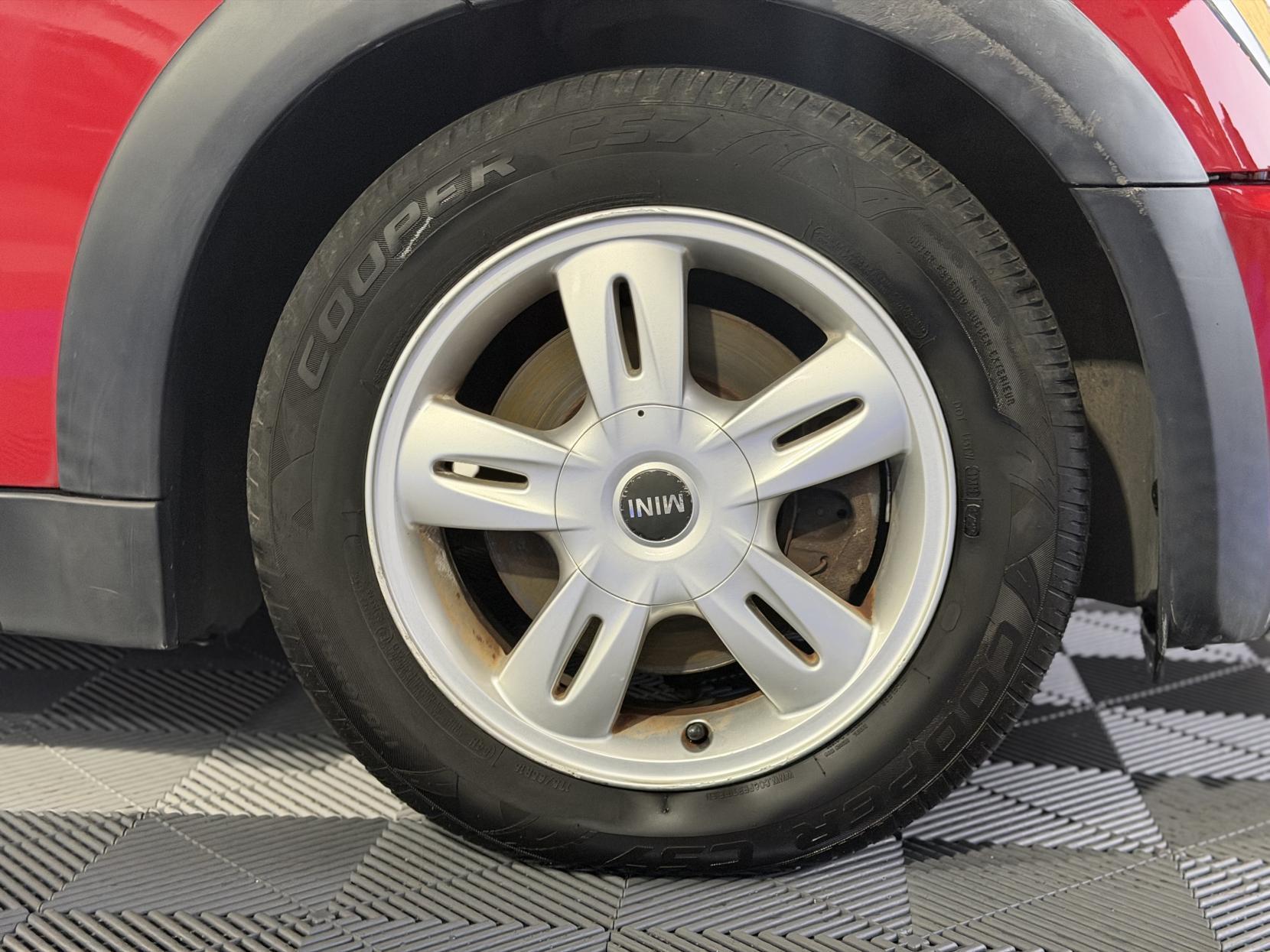 MINI Convertible - Image 18