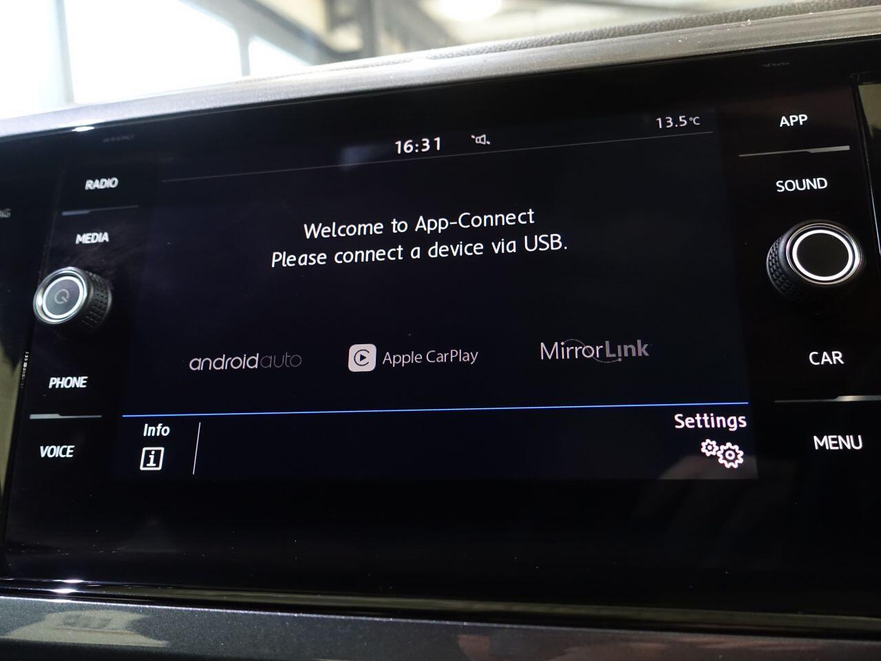 Volkswagen Polo - Image 30