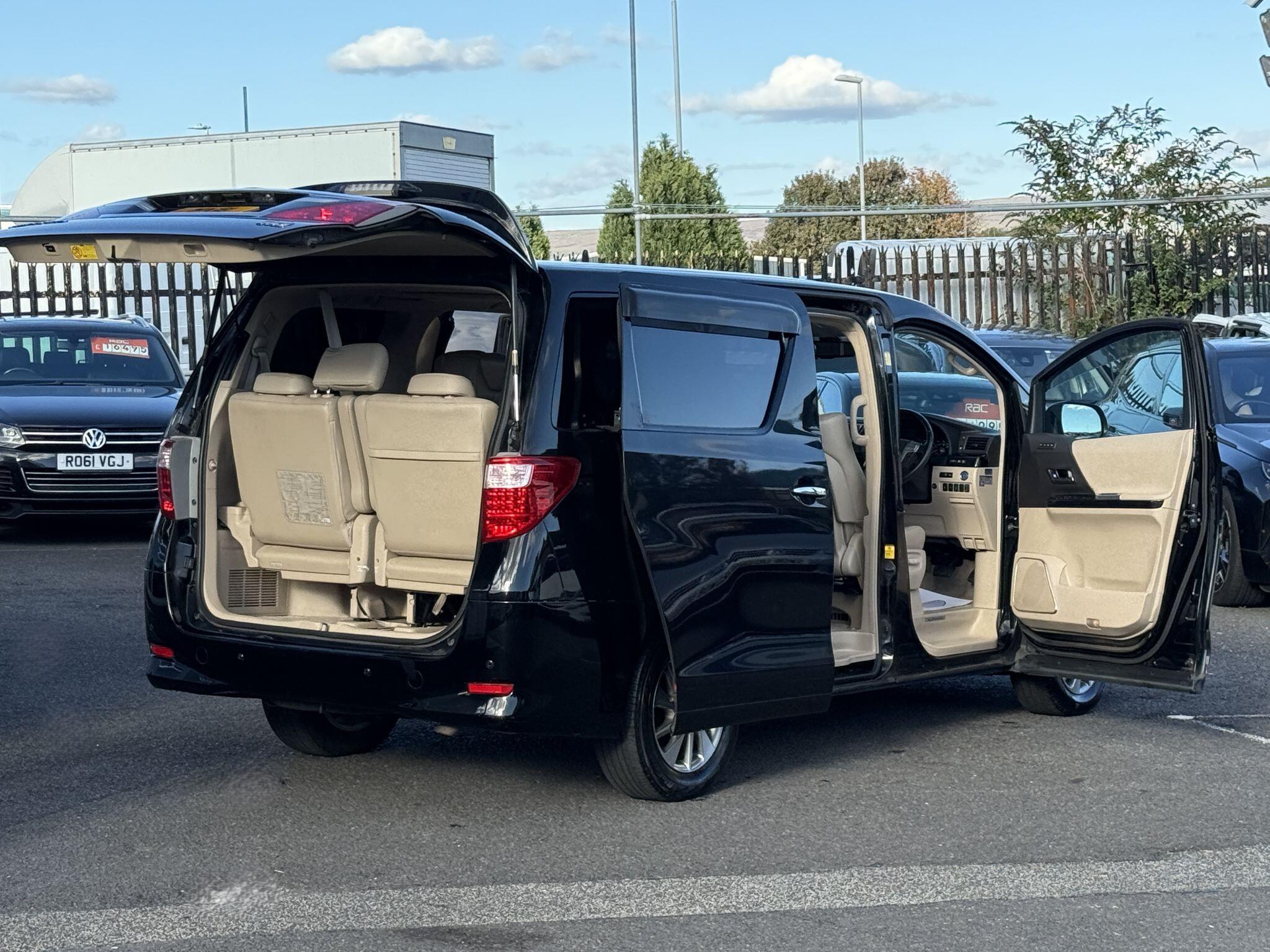 Toyota Alphard - Image 21