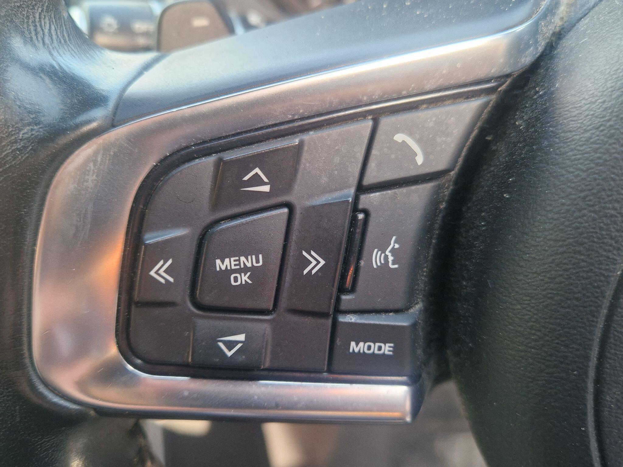 Jaguar XE - Image 48