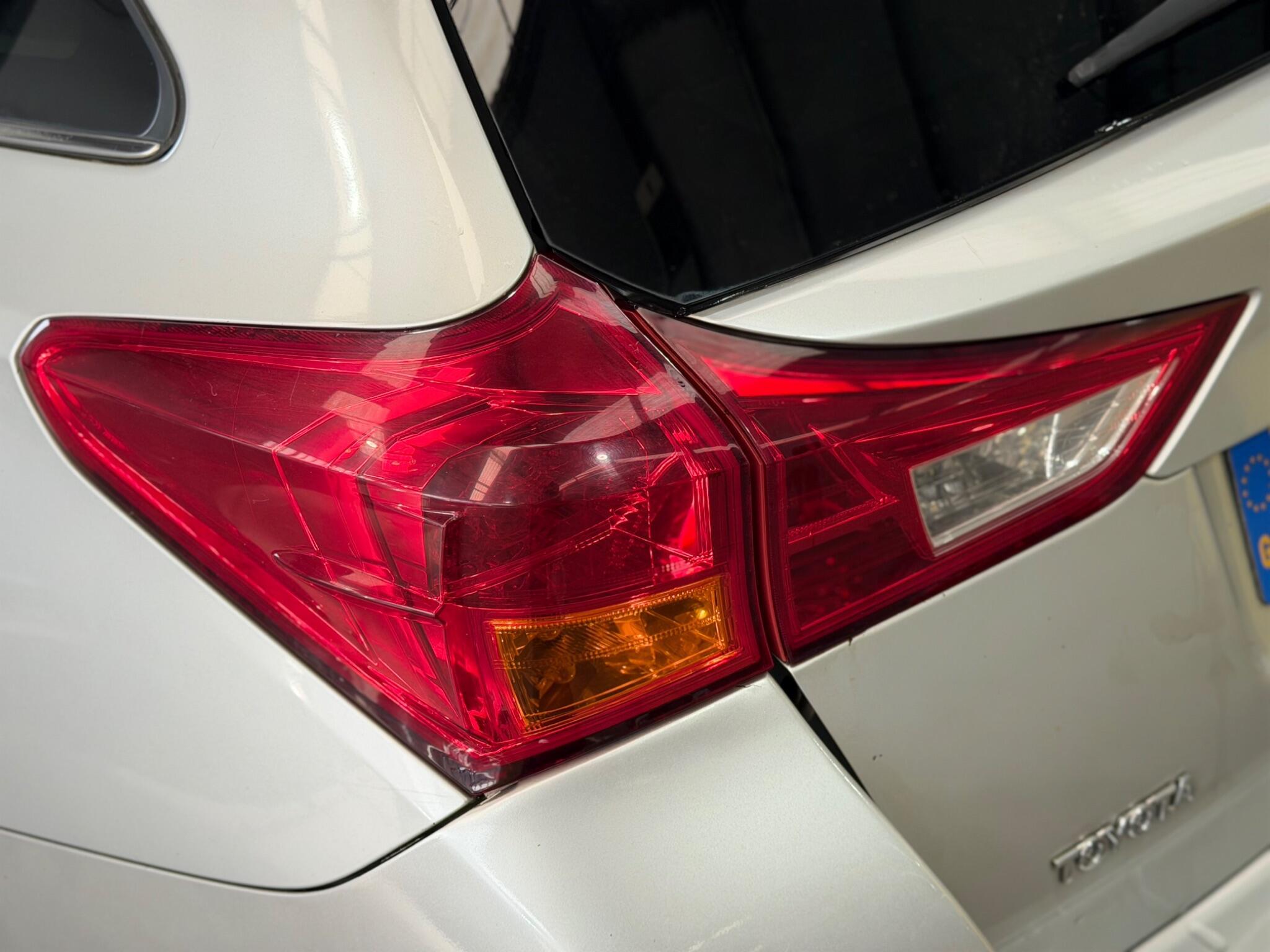 Toyota Auris - Image 13