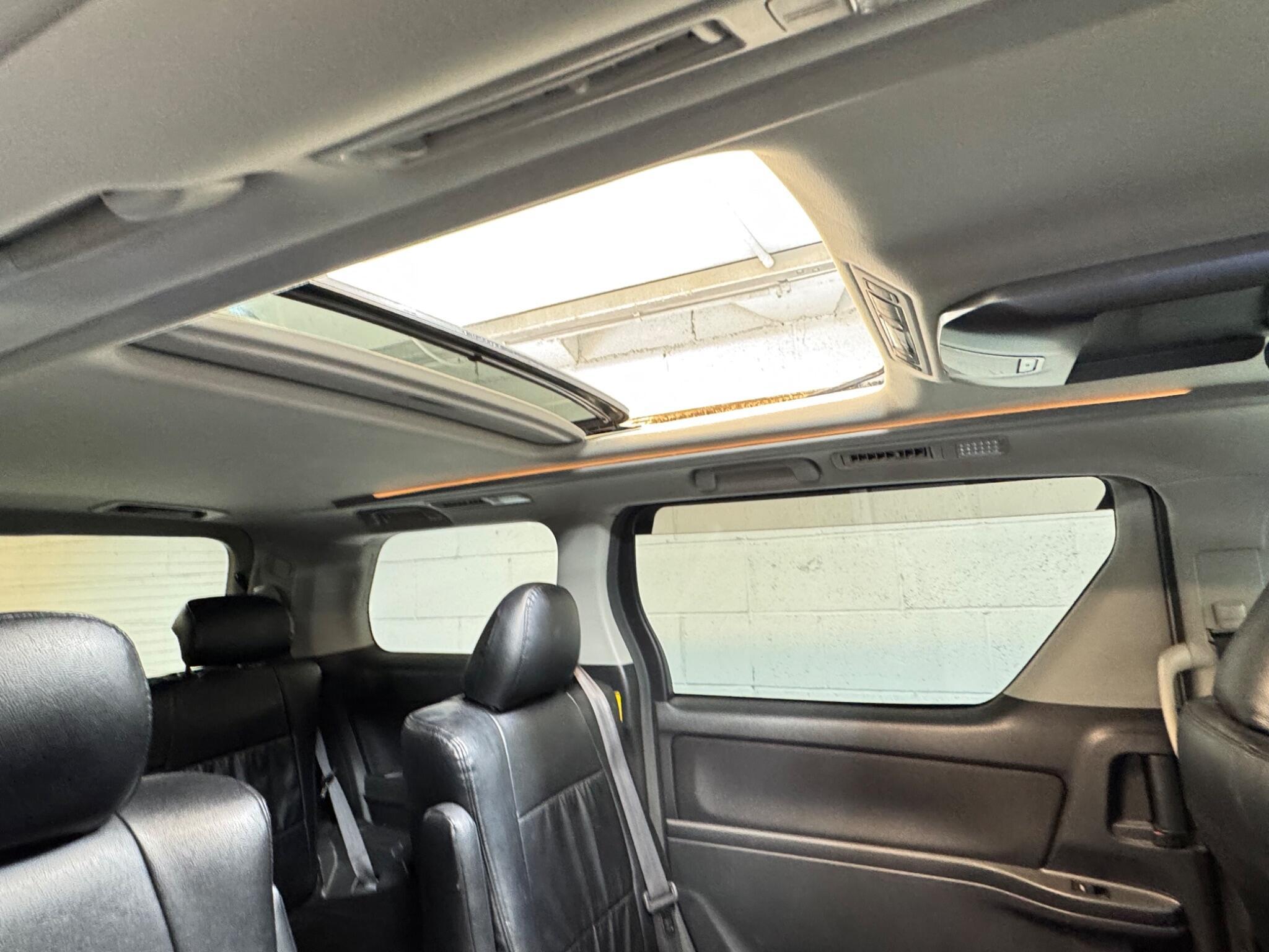 Toyota Vellfire - Image 12