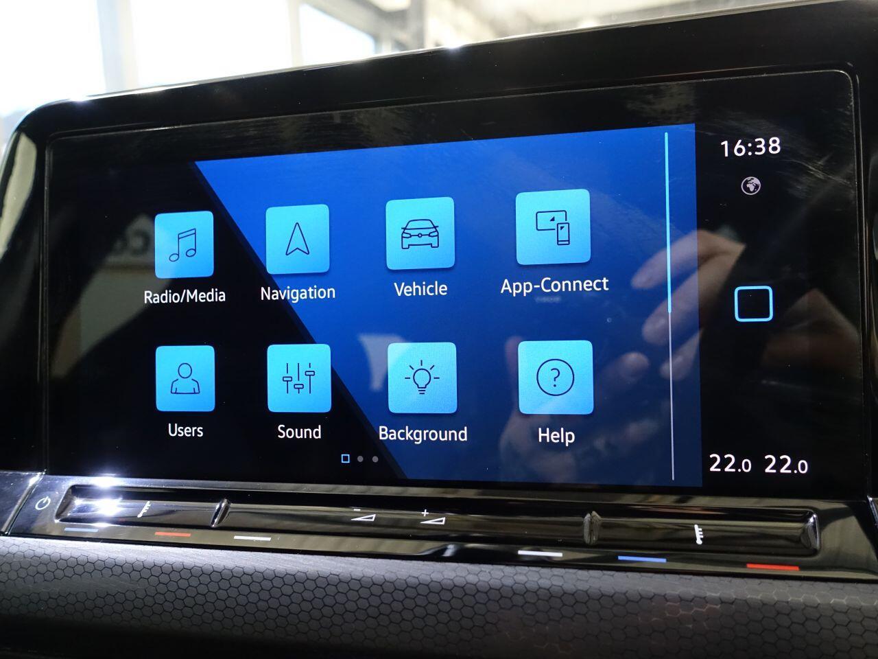 Volkswagen Golf - Image 34