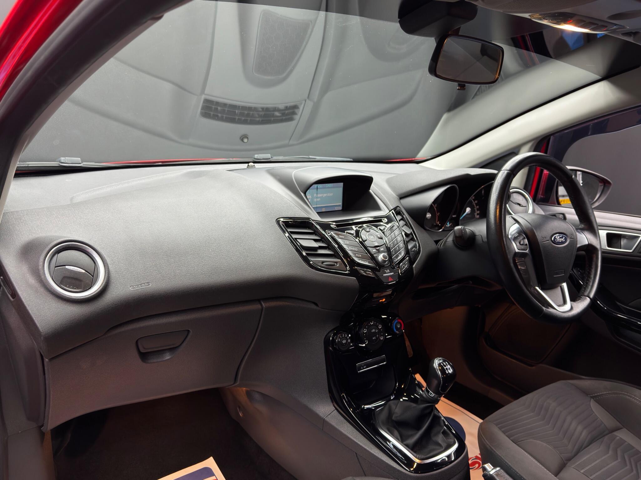 Ford Fiesta - Image 11