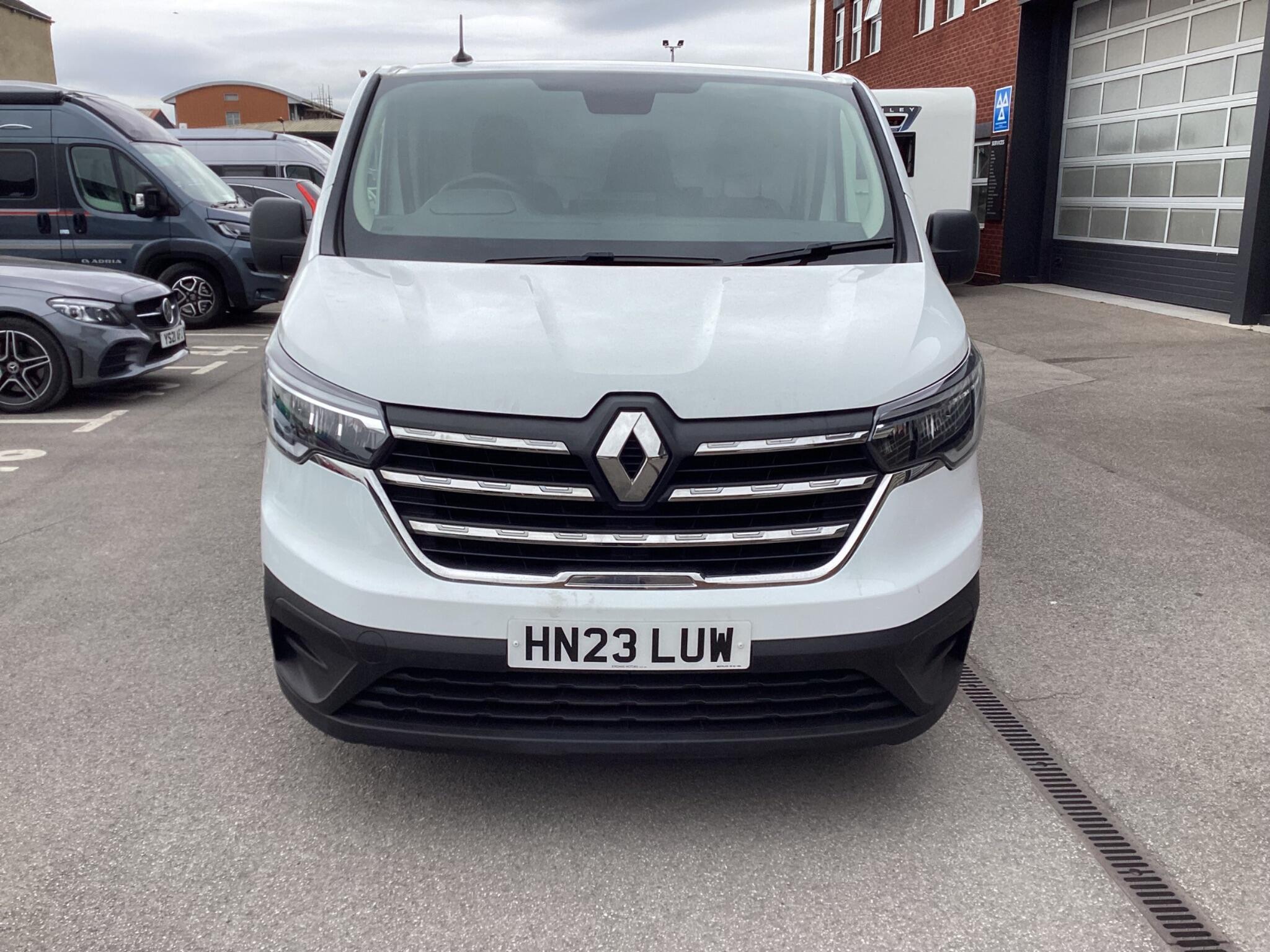 Renault Trafic - Image 2