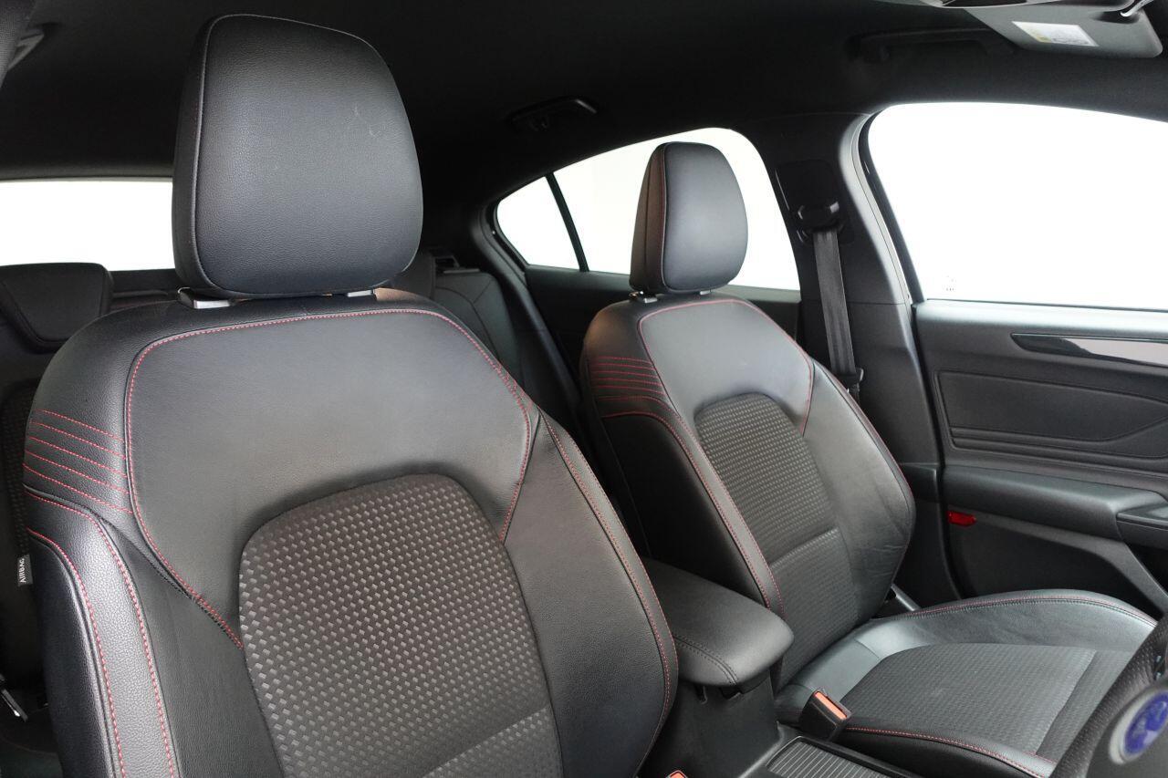 Ford Focus - Image 9