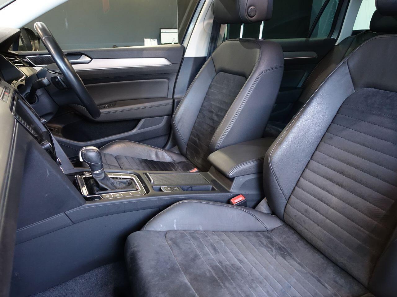 Volkswagen Passat - Image 14