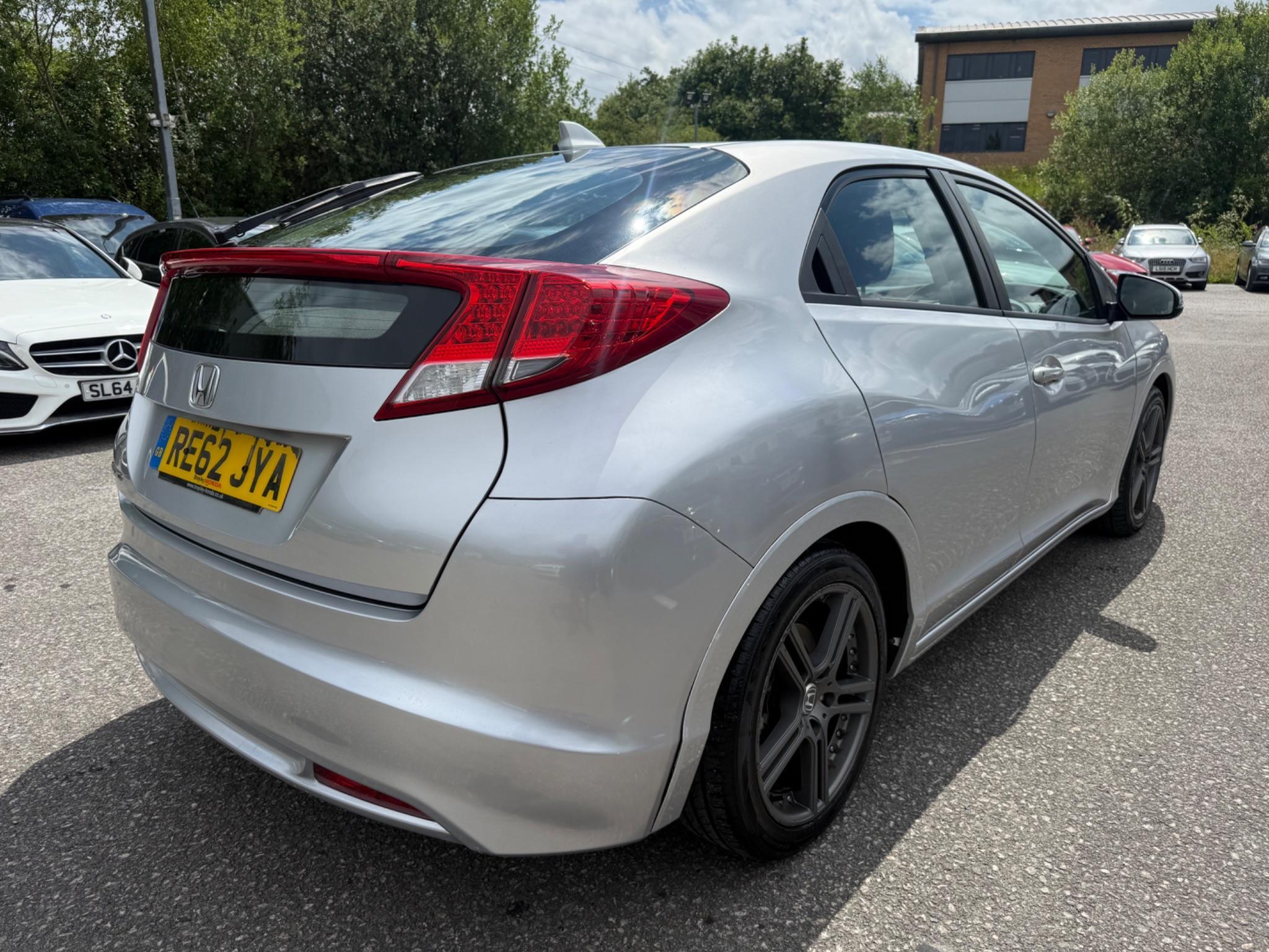 Honda Civic - Image 14