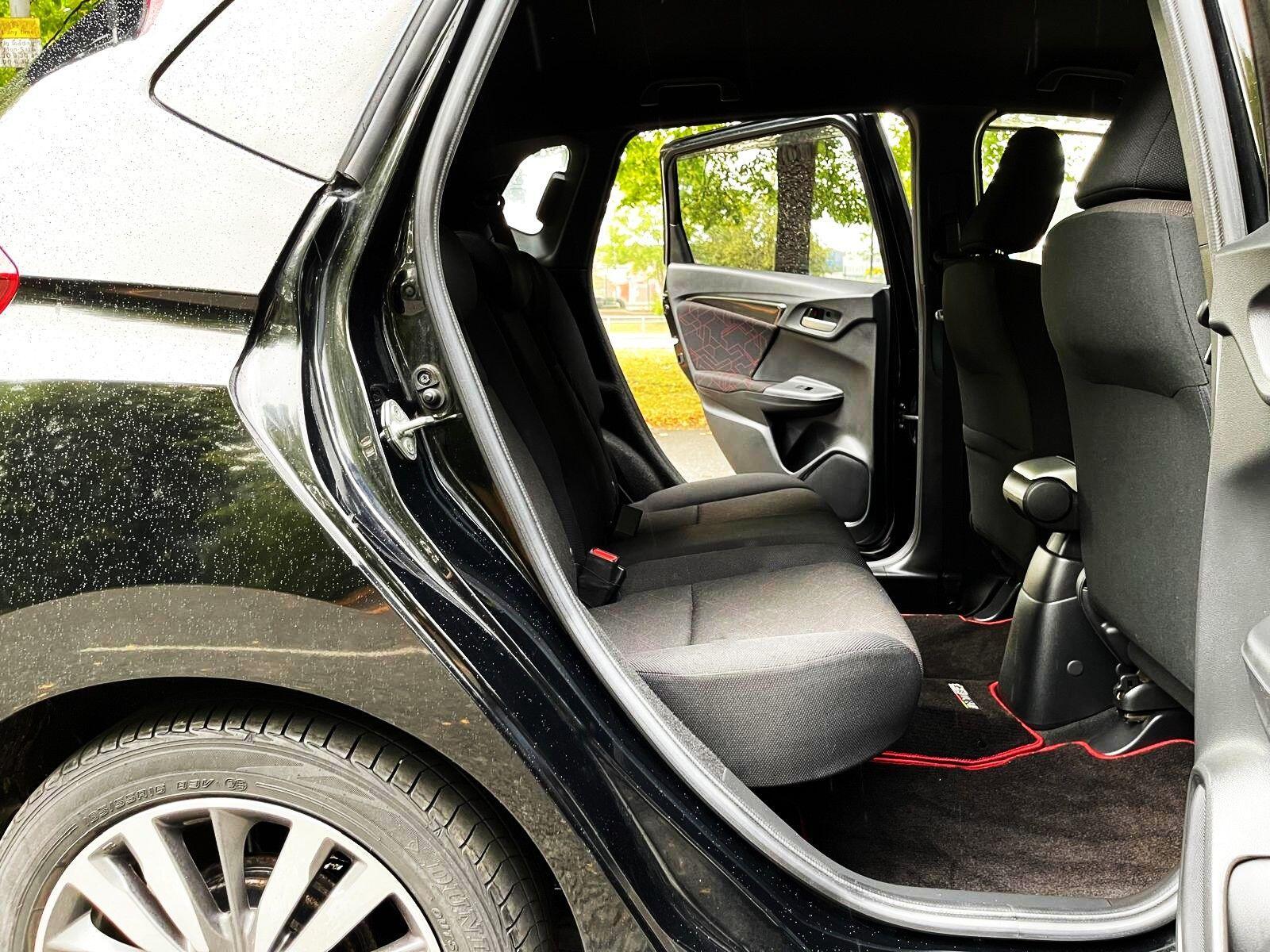 Honda FIT - Image 25