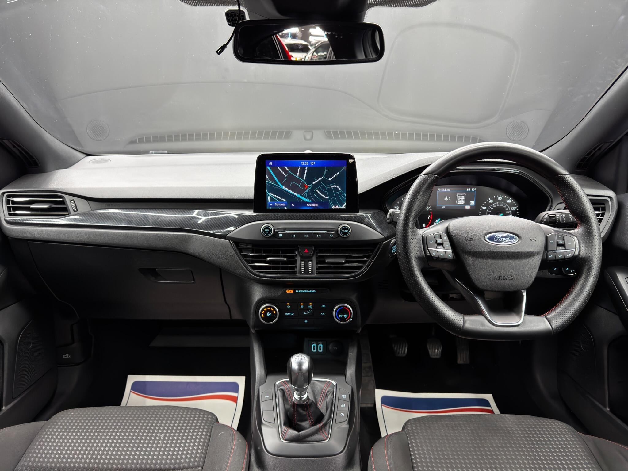 Ford Focus - Image 10