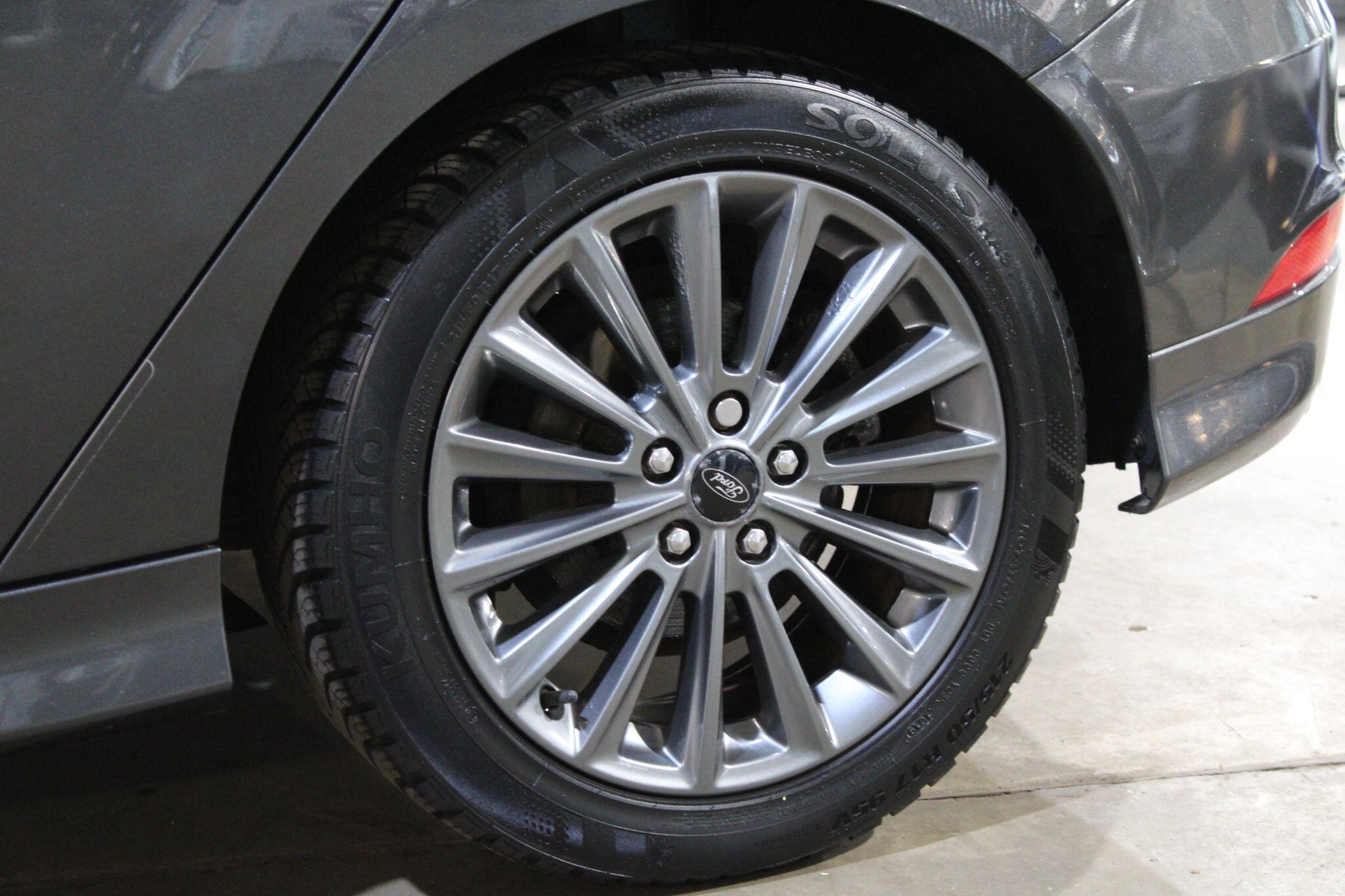 Ford Focus - Image 31