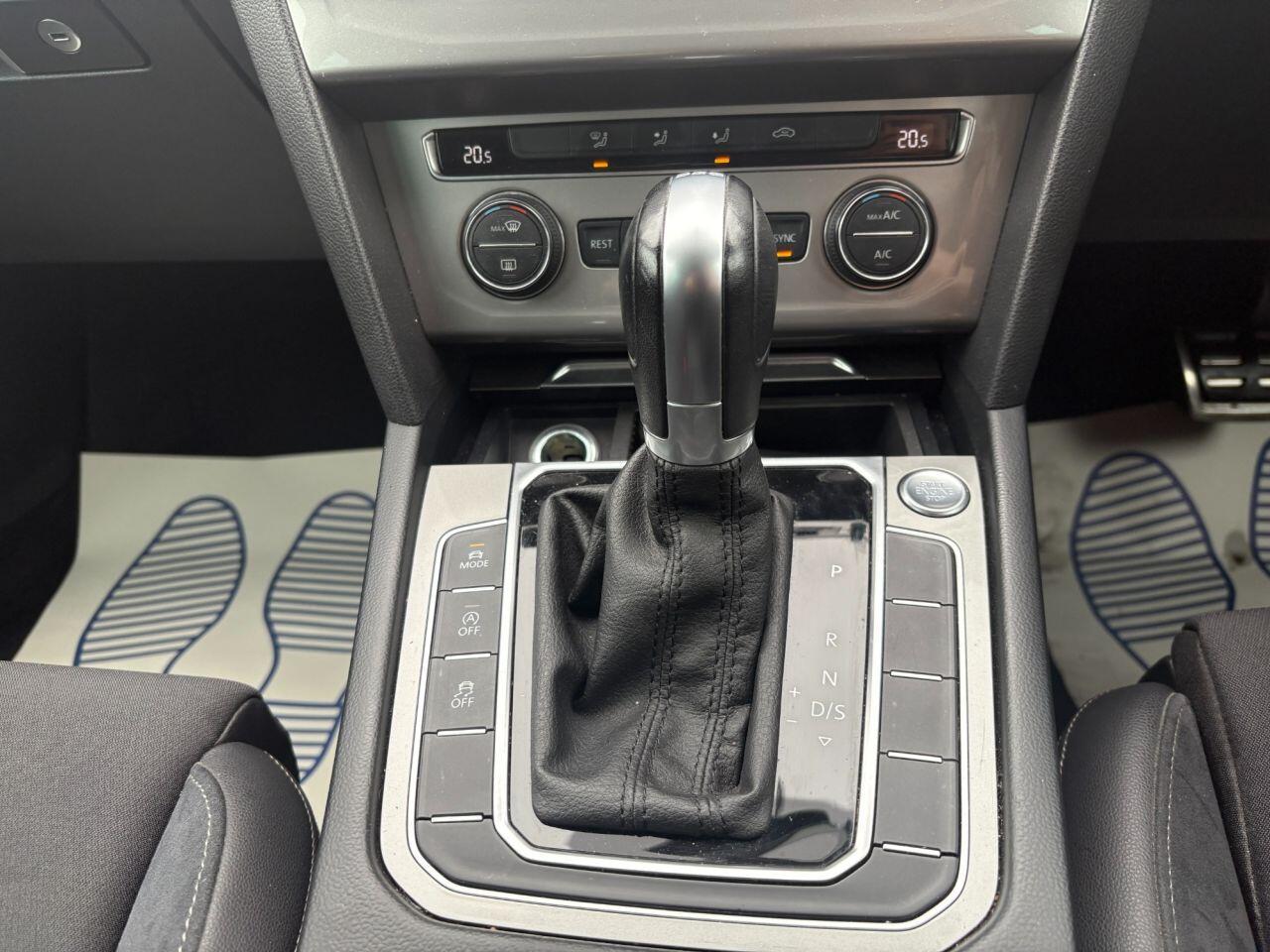 Volkswagen Passat - Image 2