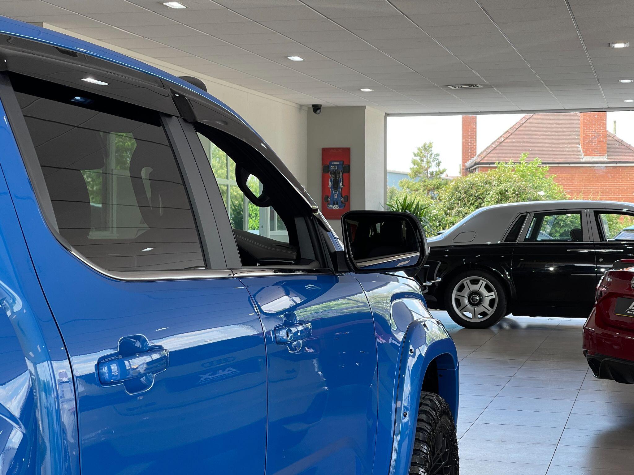 Volkswagen Amarok - Image 17