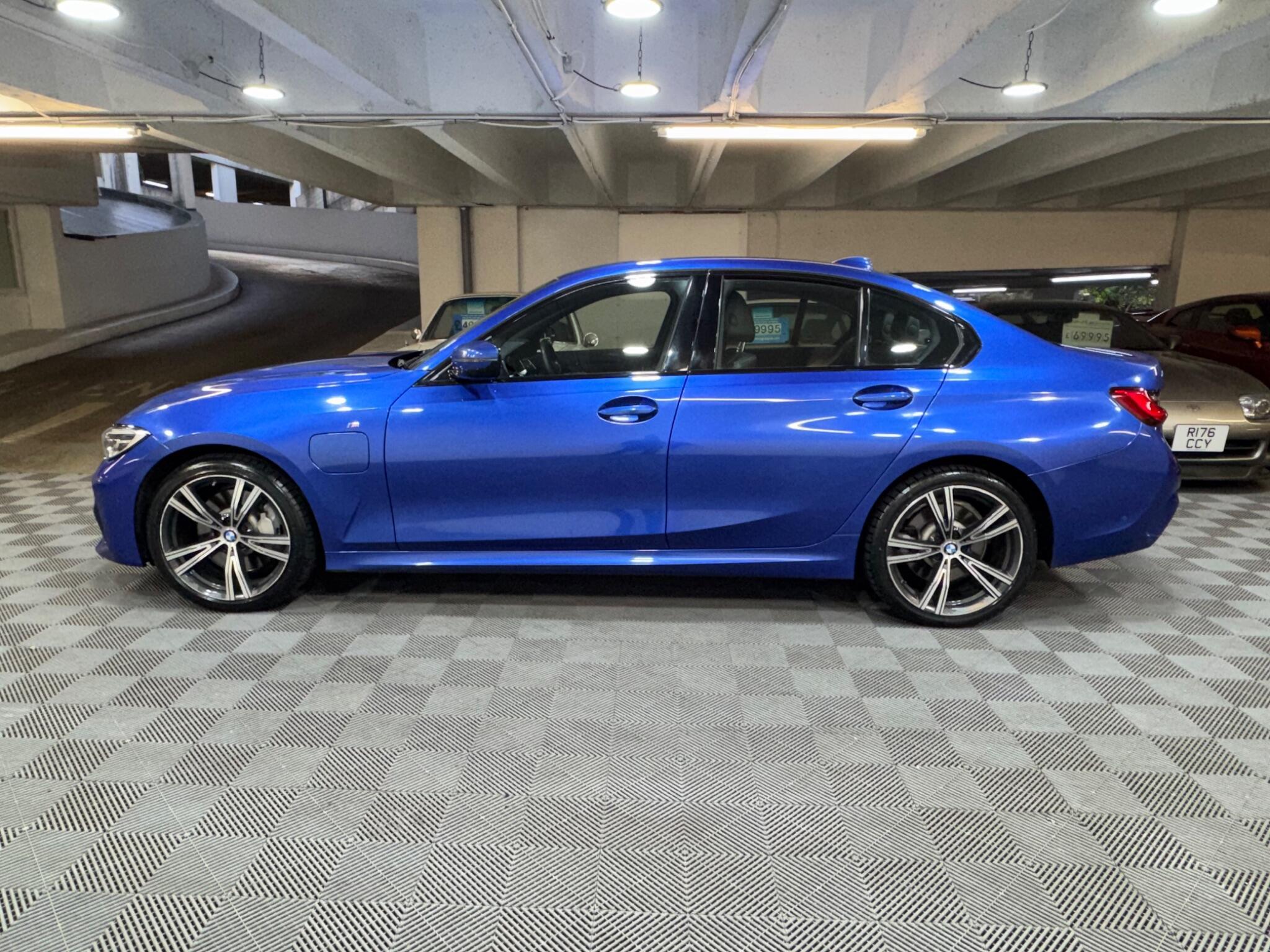 BMW 3 Series - Image 2