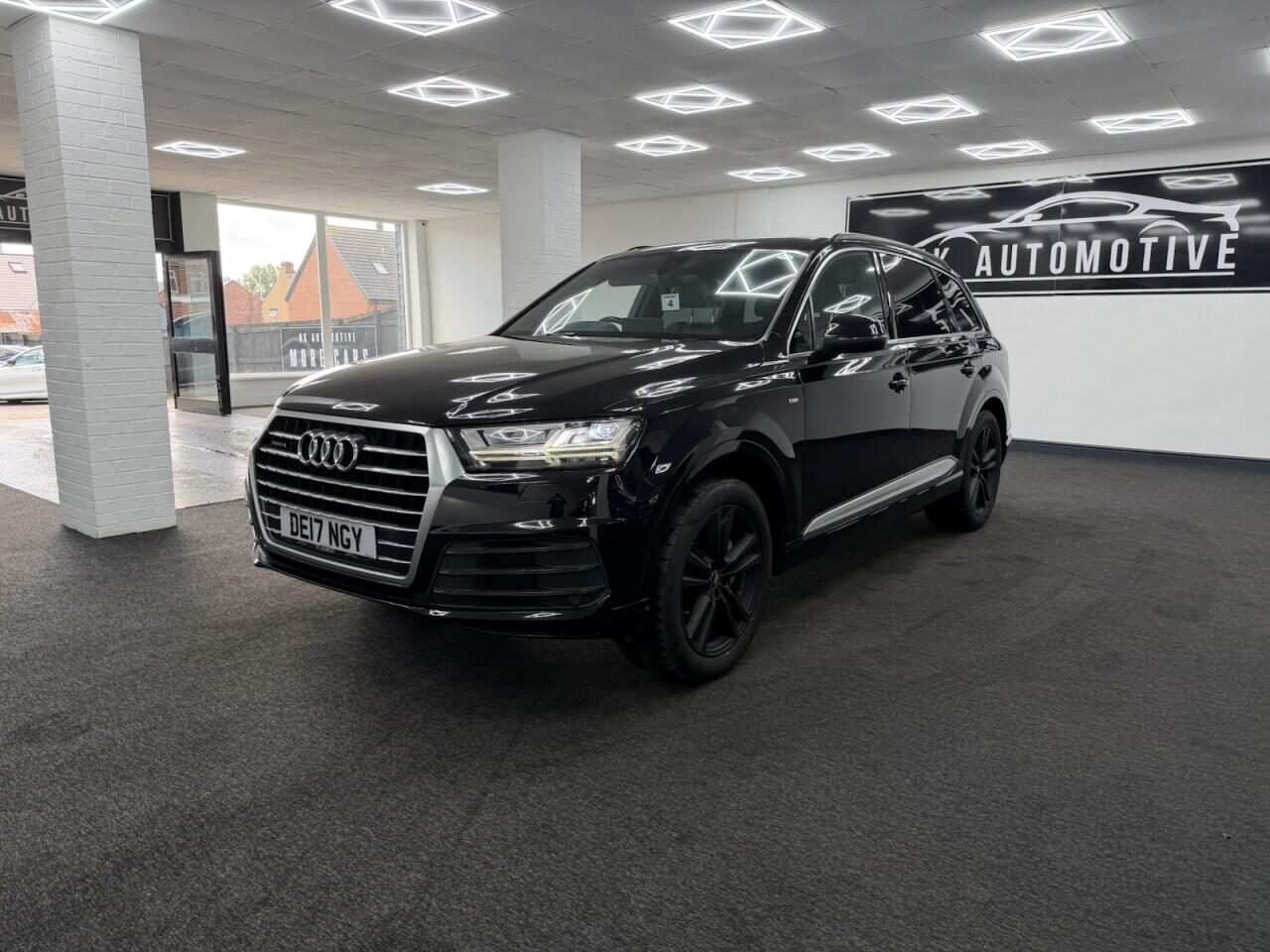 Audi Q7 - Image 8