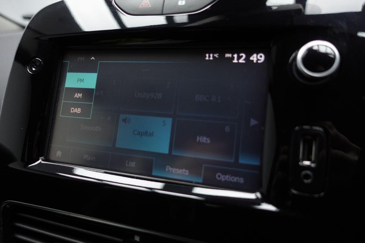 Renault Clio - Image 24