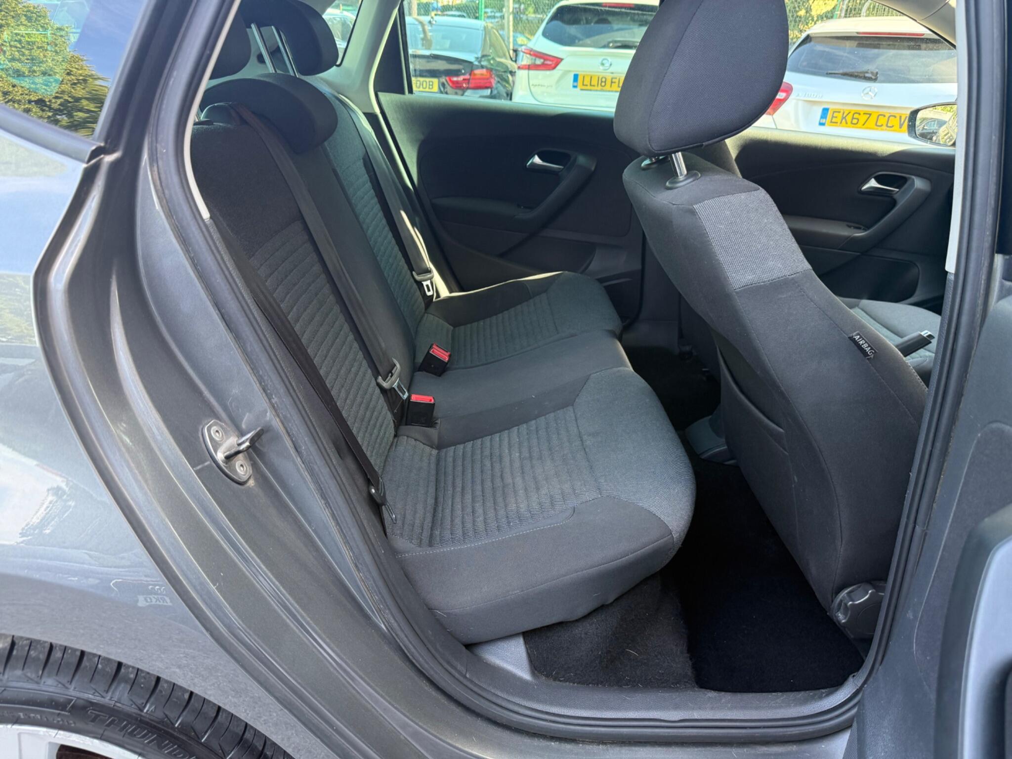 Volkswagen Polo - Image 18