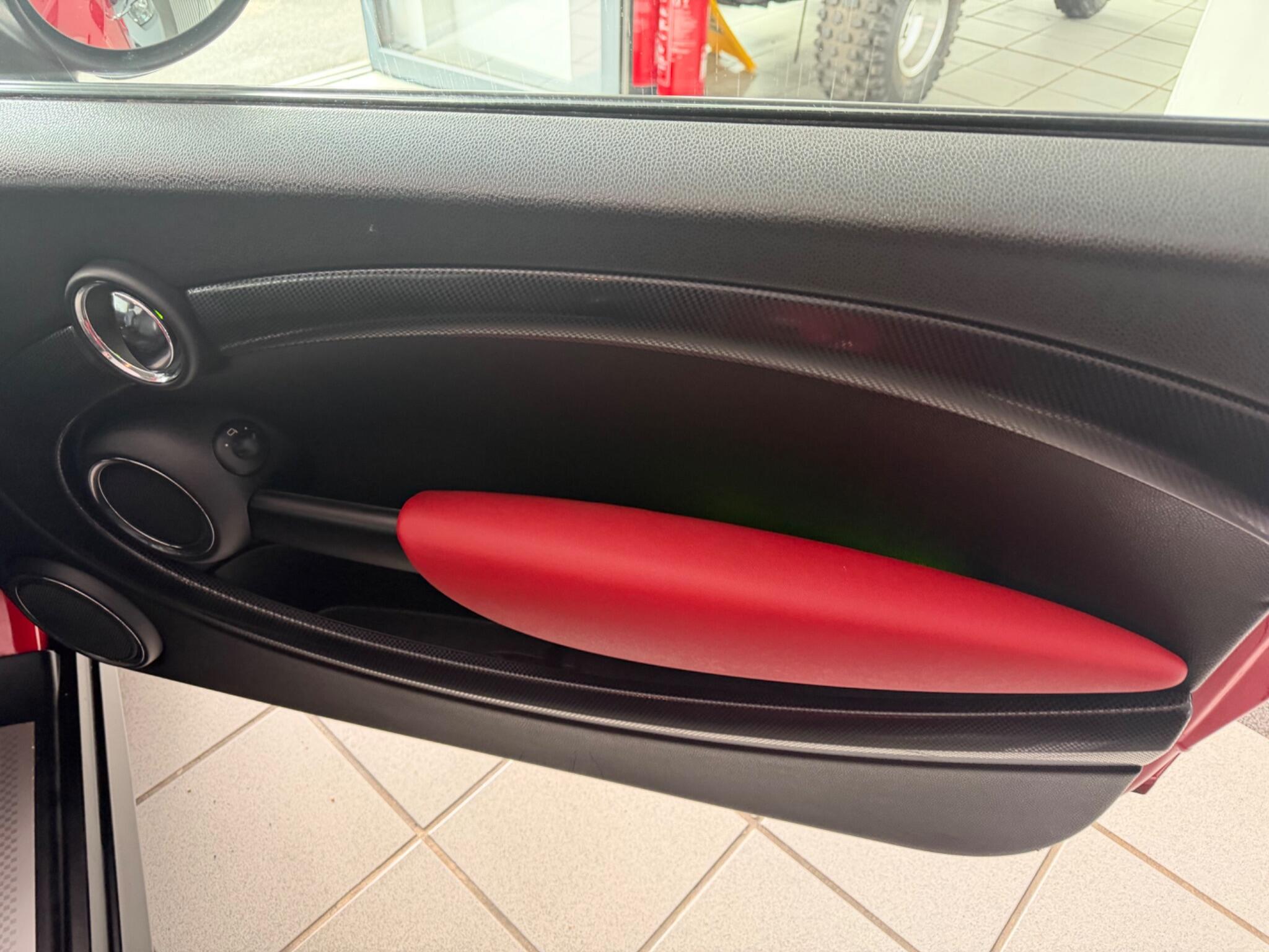MINI Hatch - Image 22
