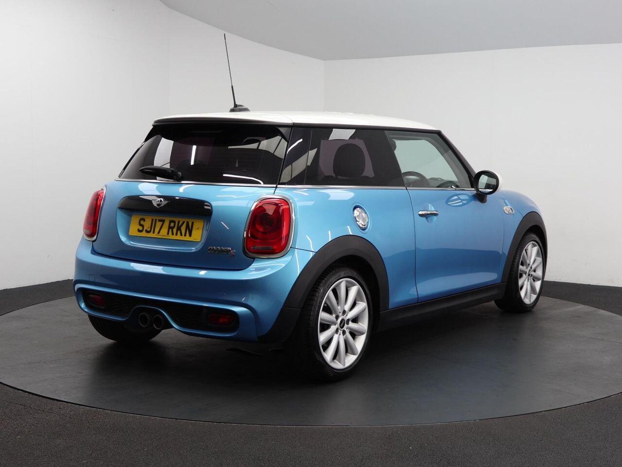 MINI Hatch - Image 11