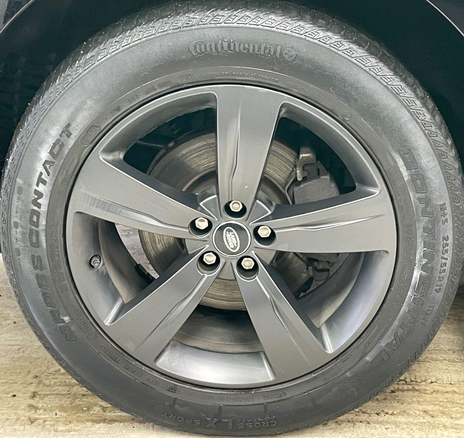 Land Rover Range Rover Velar - Image 18