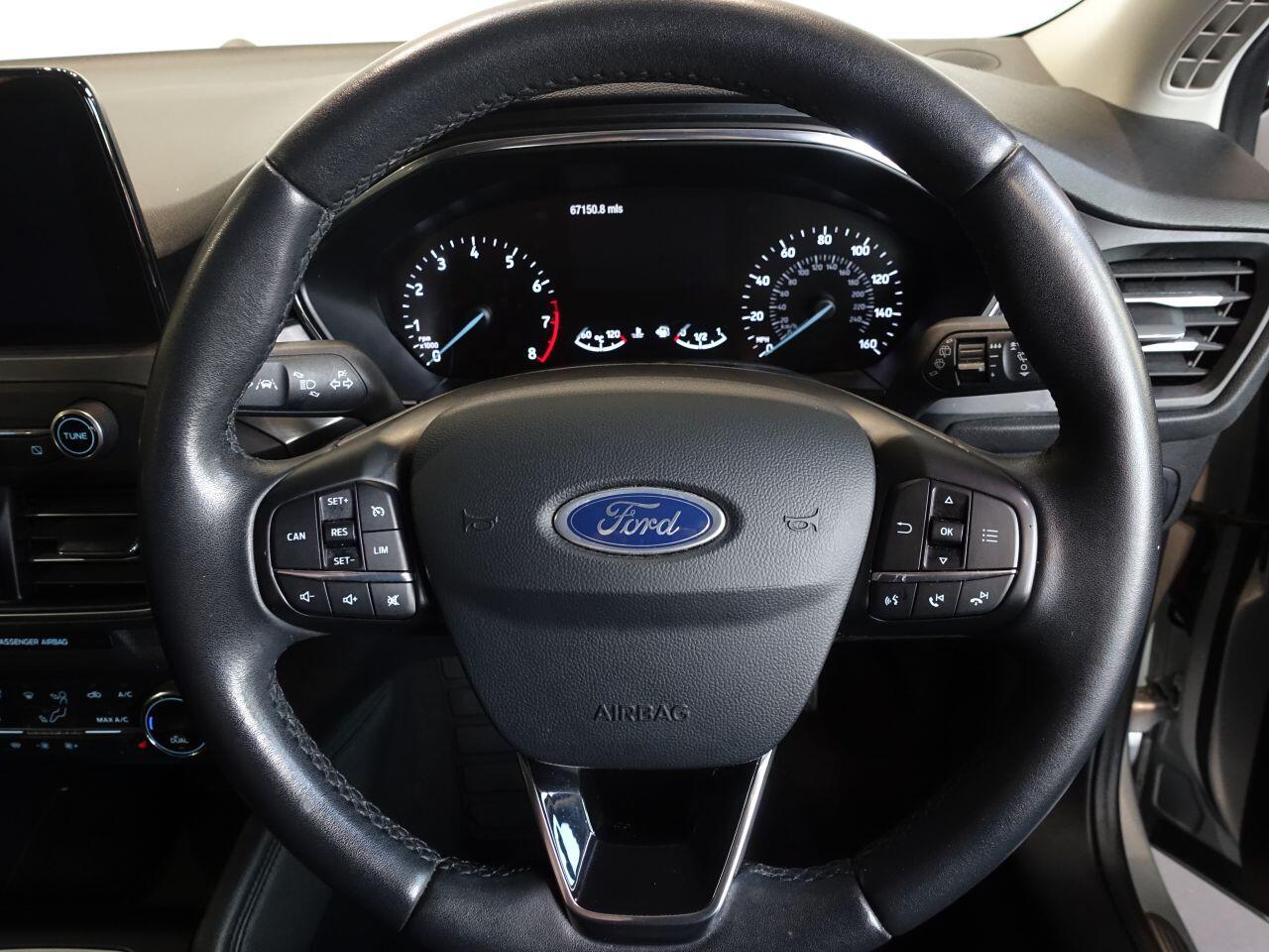 Ford Focus - Image 19
